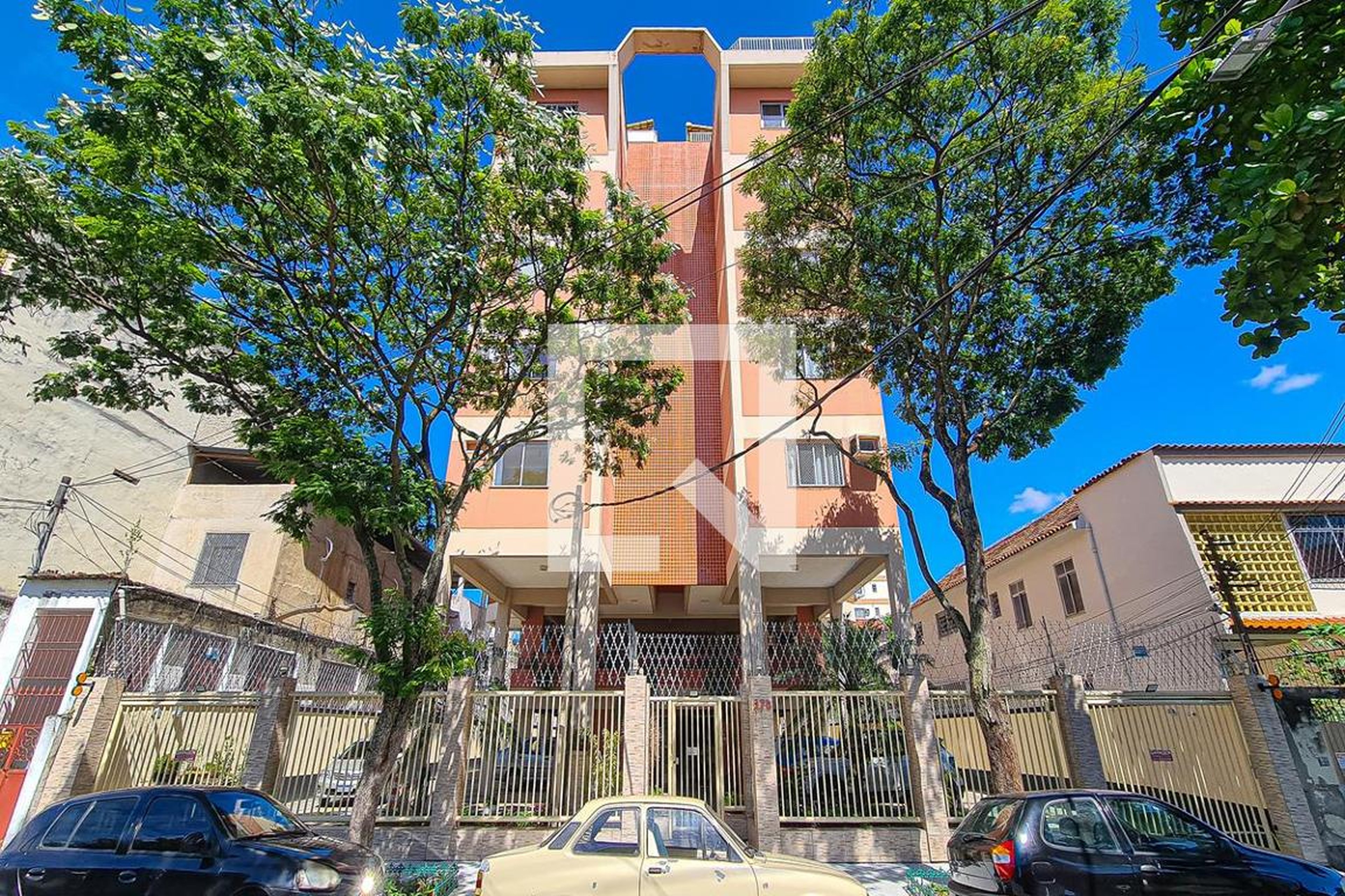 Fachada Condomínio em Rua Gustavo Riedel, 316