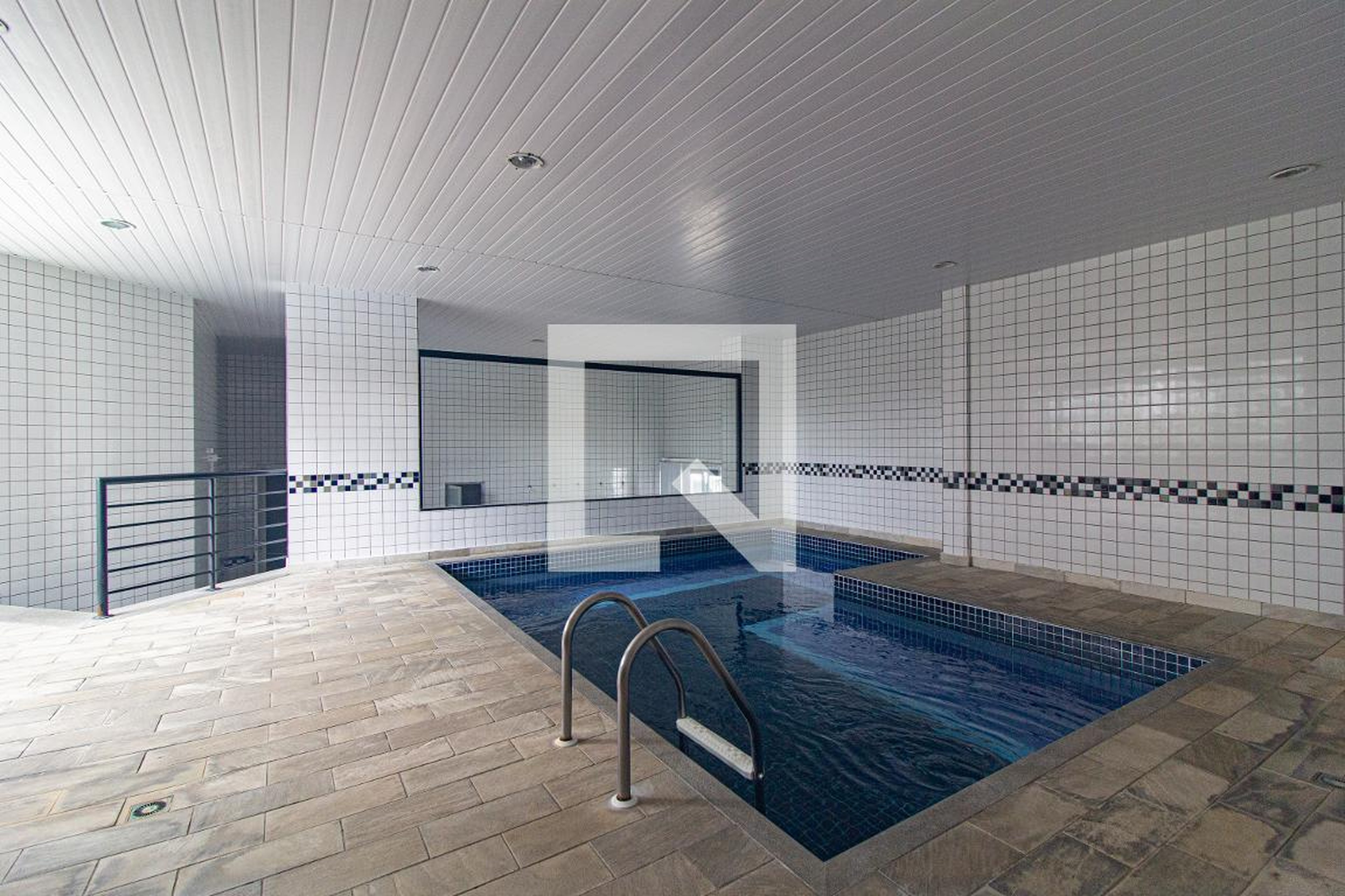 Piscina Coberta - Edifício Green Life