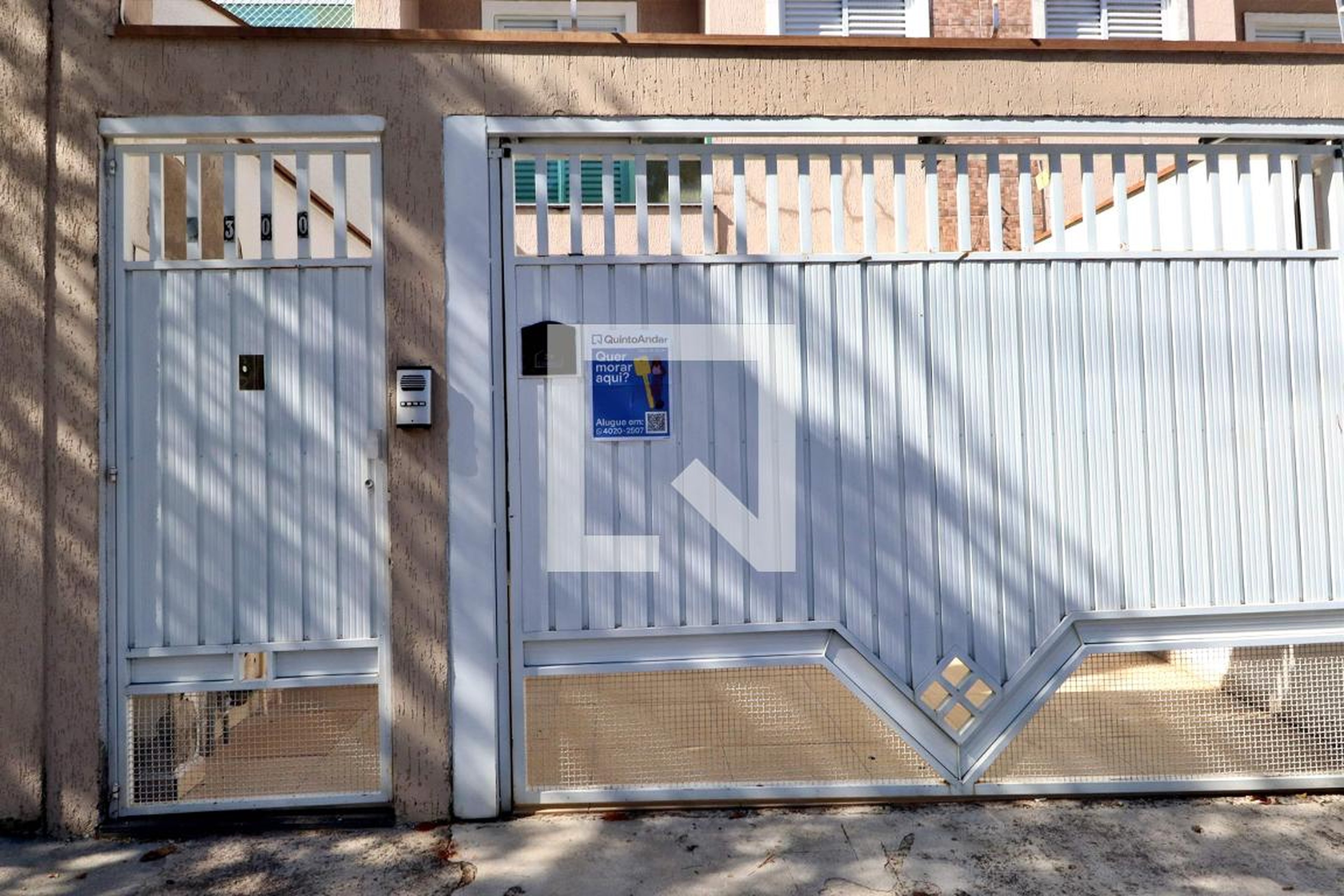 Fachada Condomínio em Rua Genebra, 1300