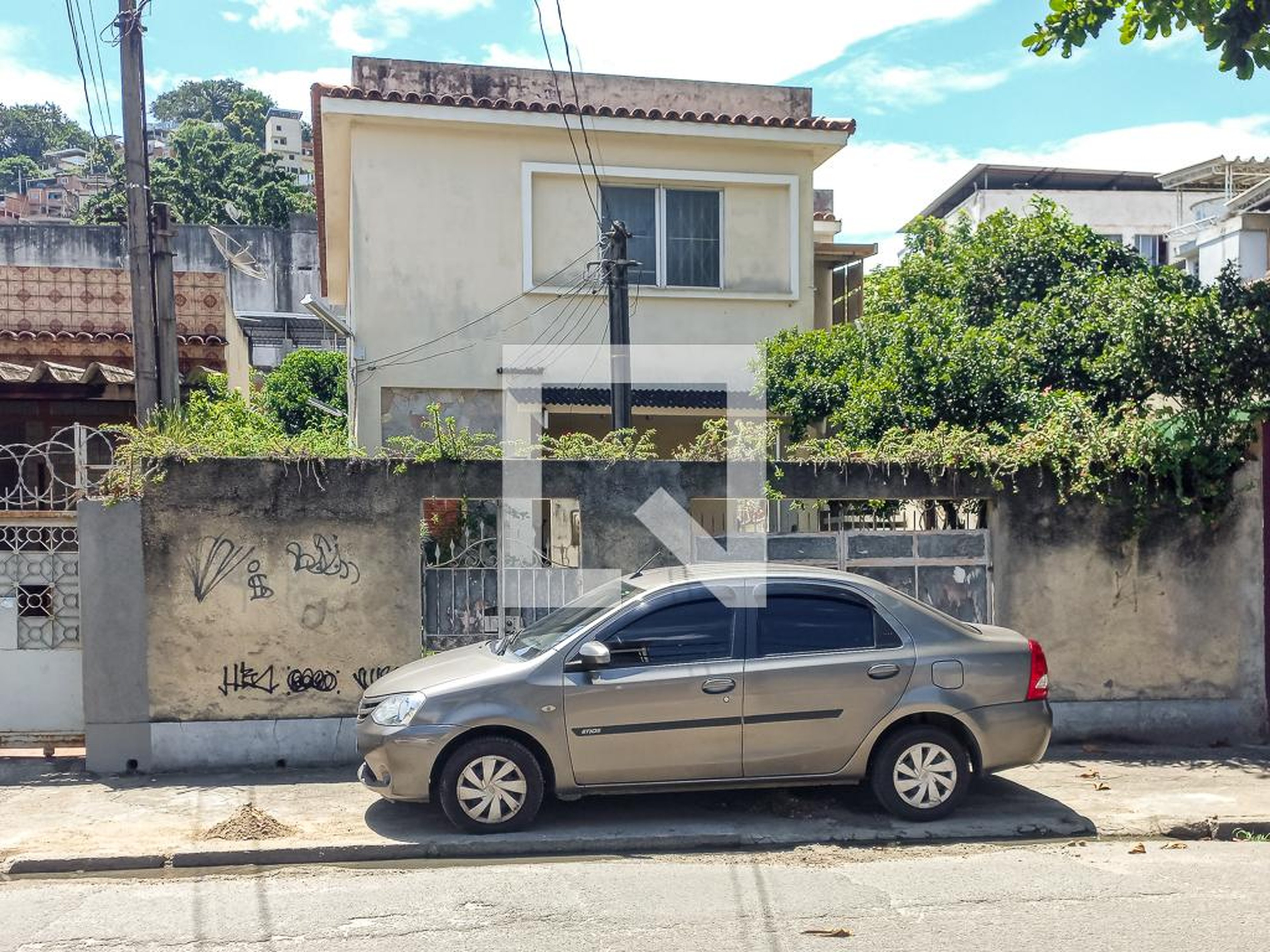 Fachada Condomínio em Rua Dionísio, 280