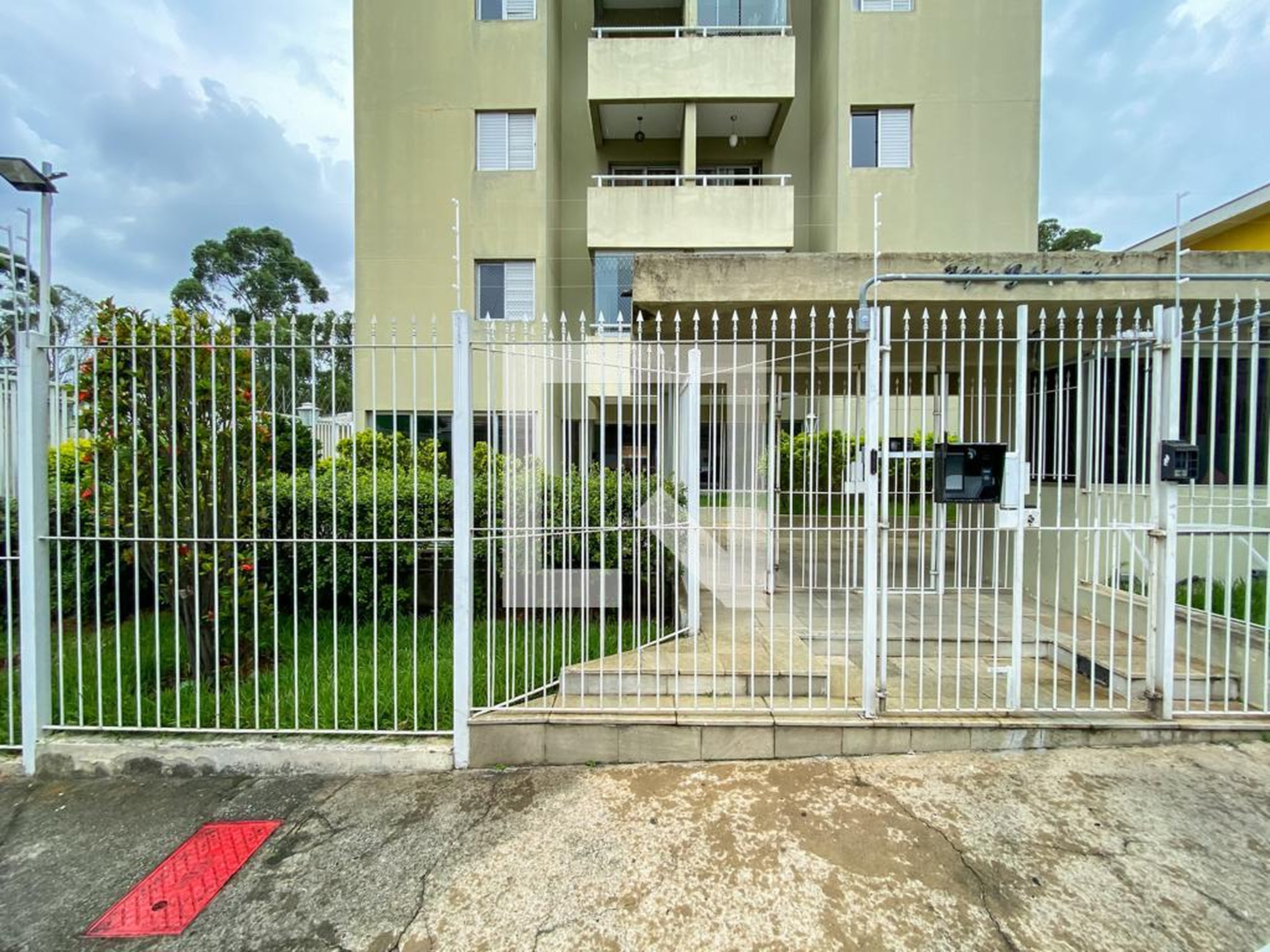 Fachada do Condomínio Edificio Gabriela