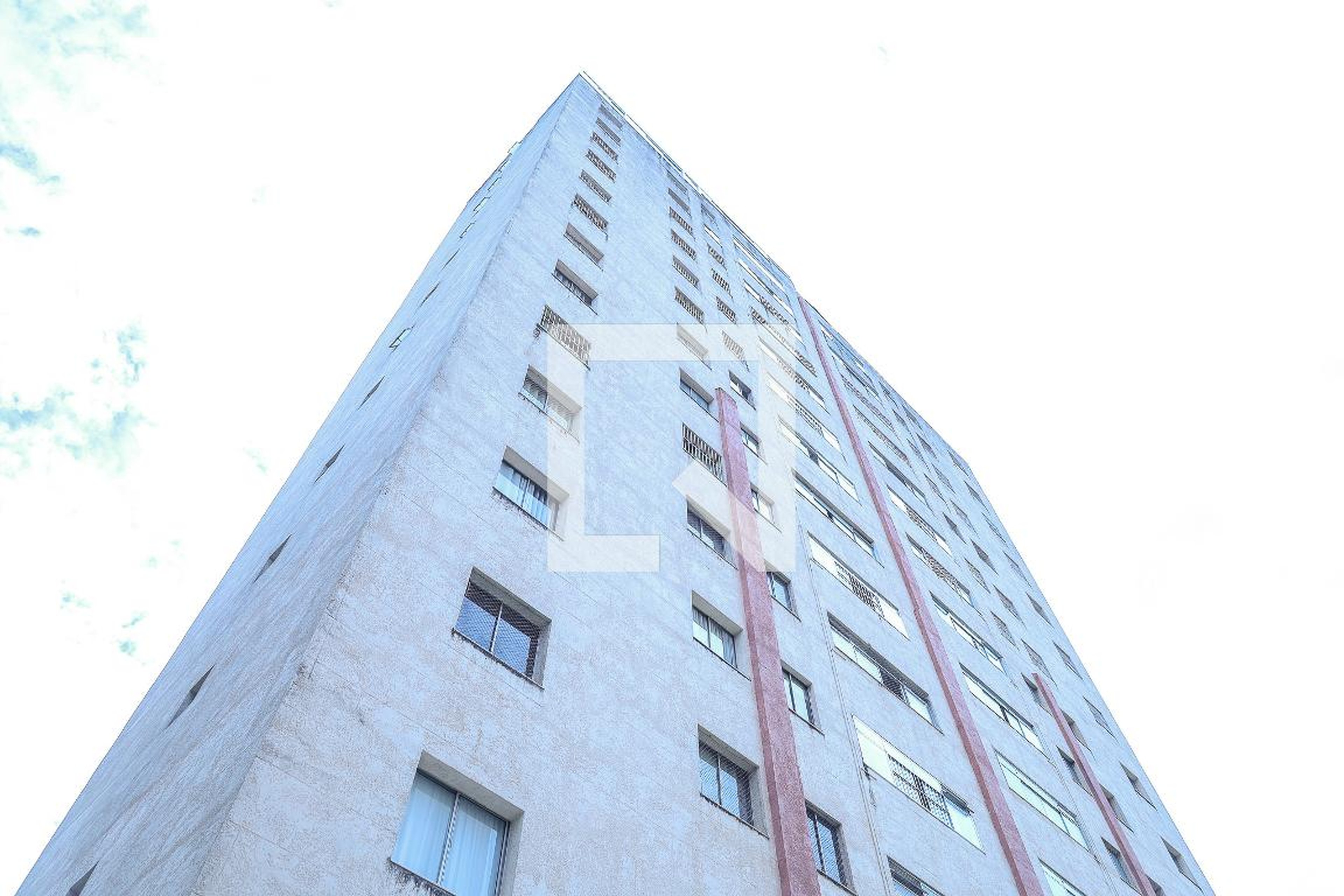 Fachada Condomínio em Rua Dom Lúcio Antunes, 400