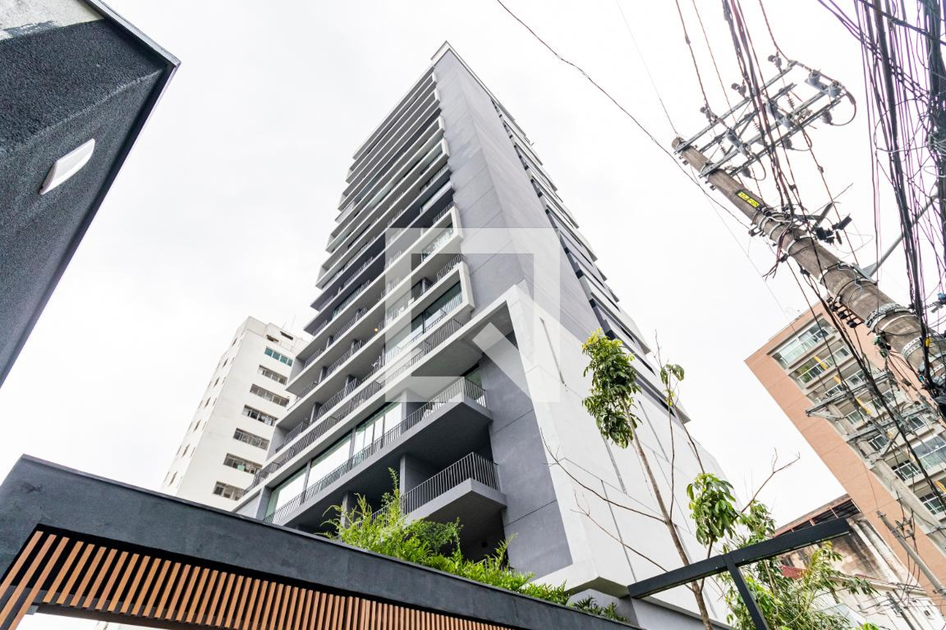 Fachada Condomínio em Rua Azevedo Macedo, 177
