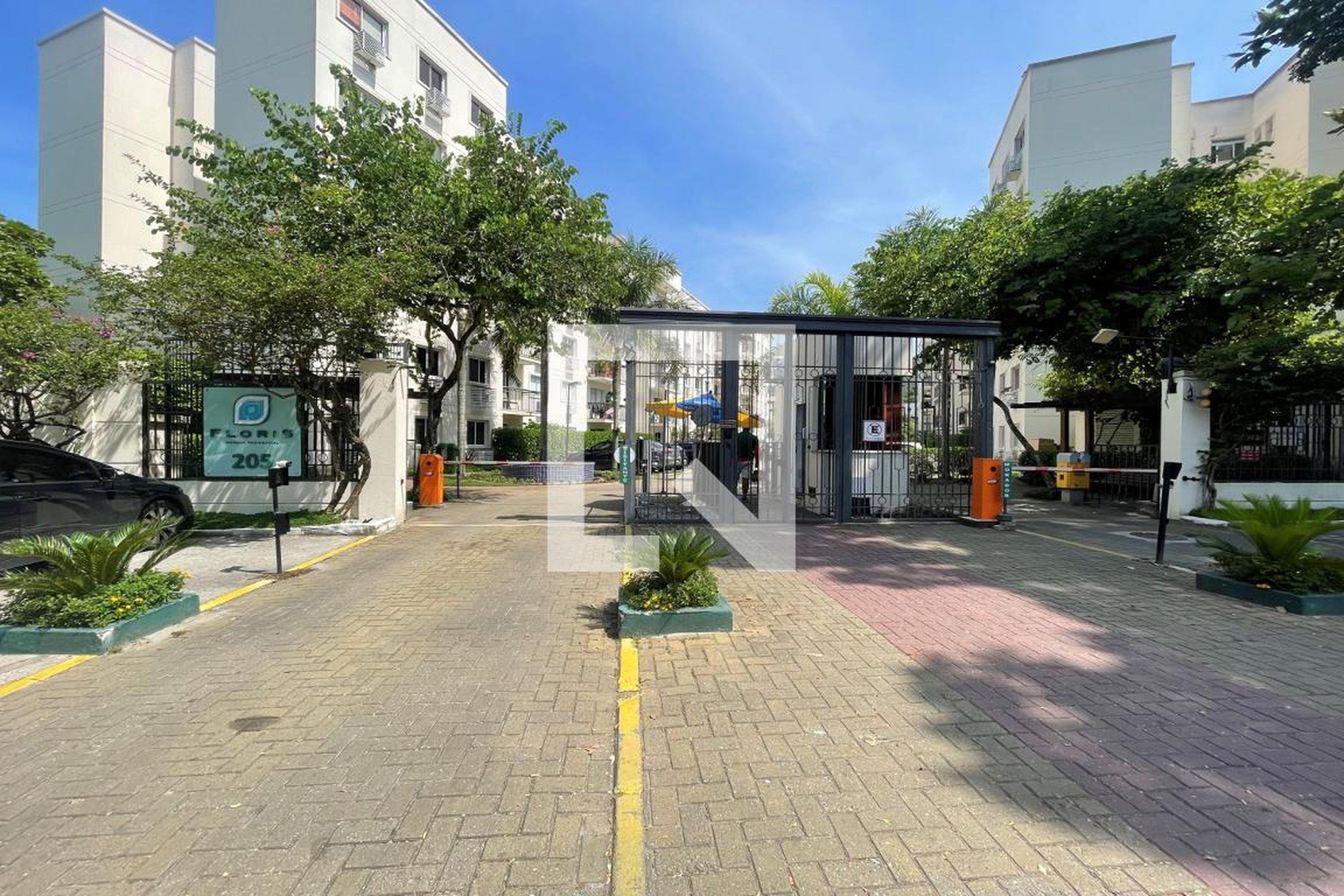 Fachada do Prédio Condomínio Floris Bosque Residencial