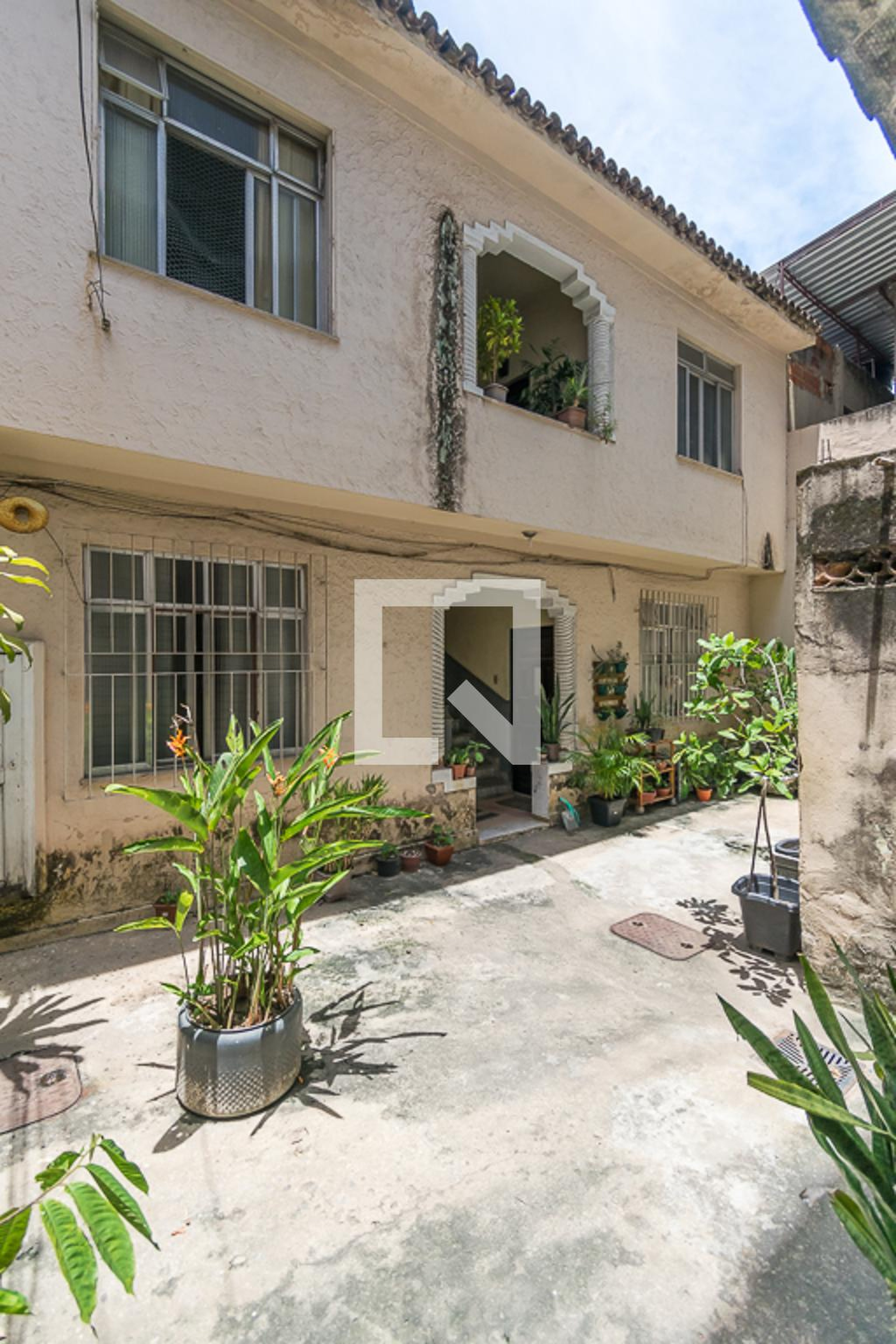 Fachada do Prédio Condomínio em Estrada do Quitungo, 1475