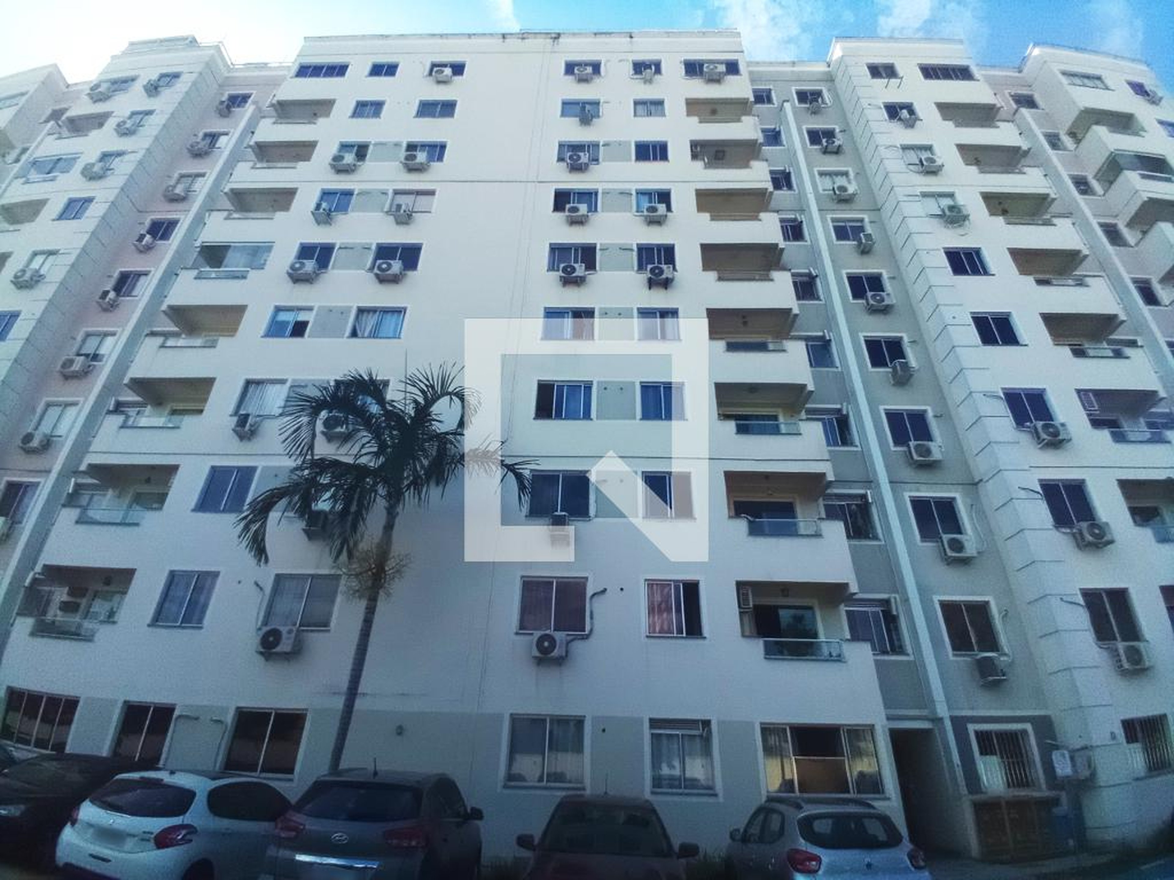 Fachada Condomínio em Rua Monte Santo, 2