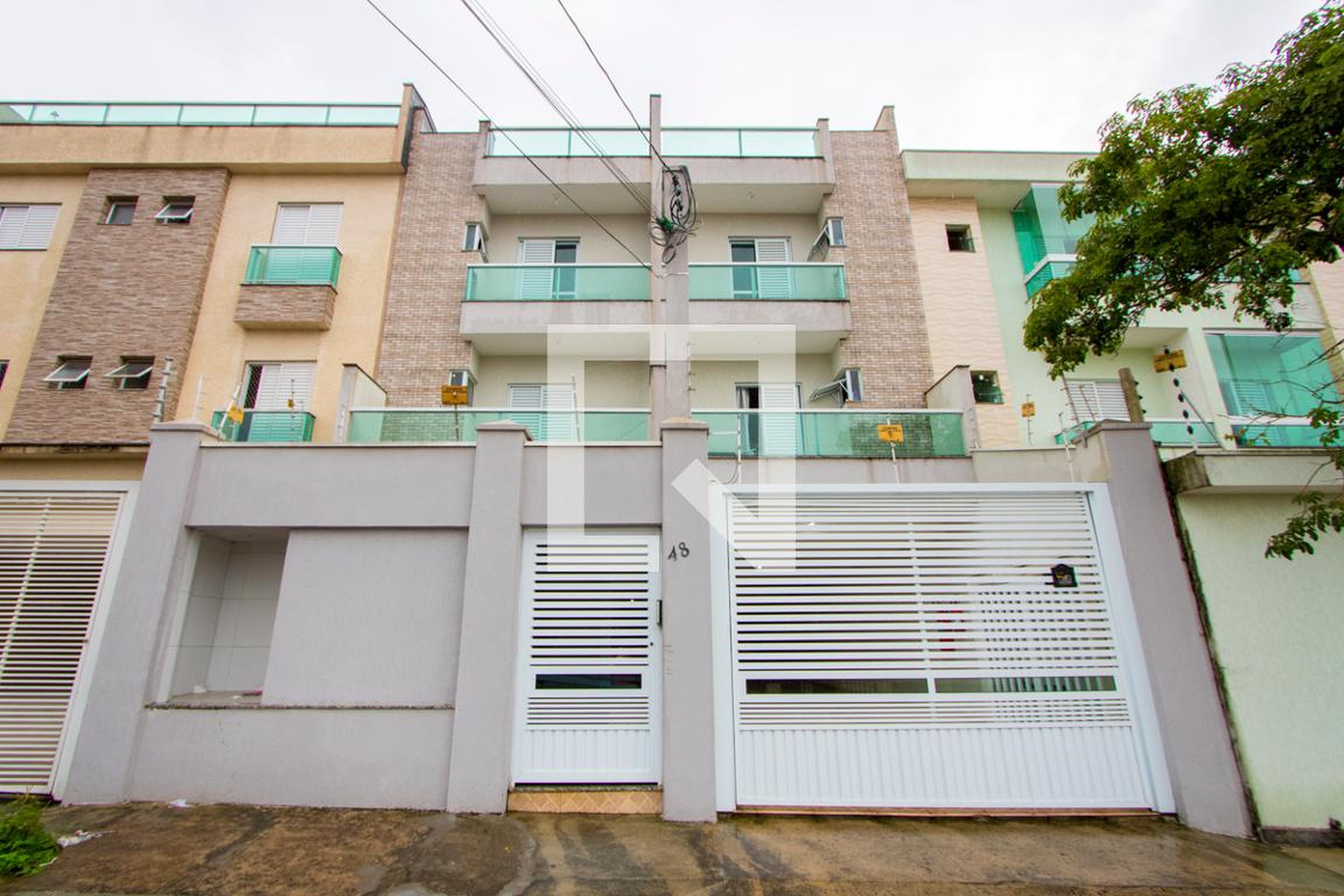 Fachada Condomínio em Rua Ituzaingo, 48