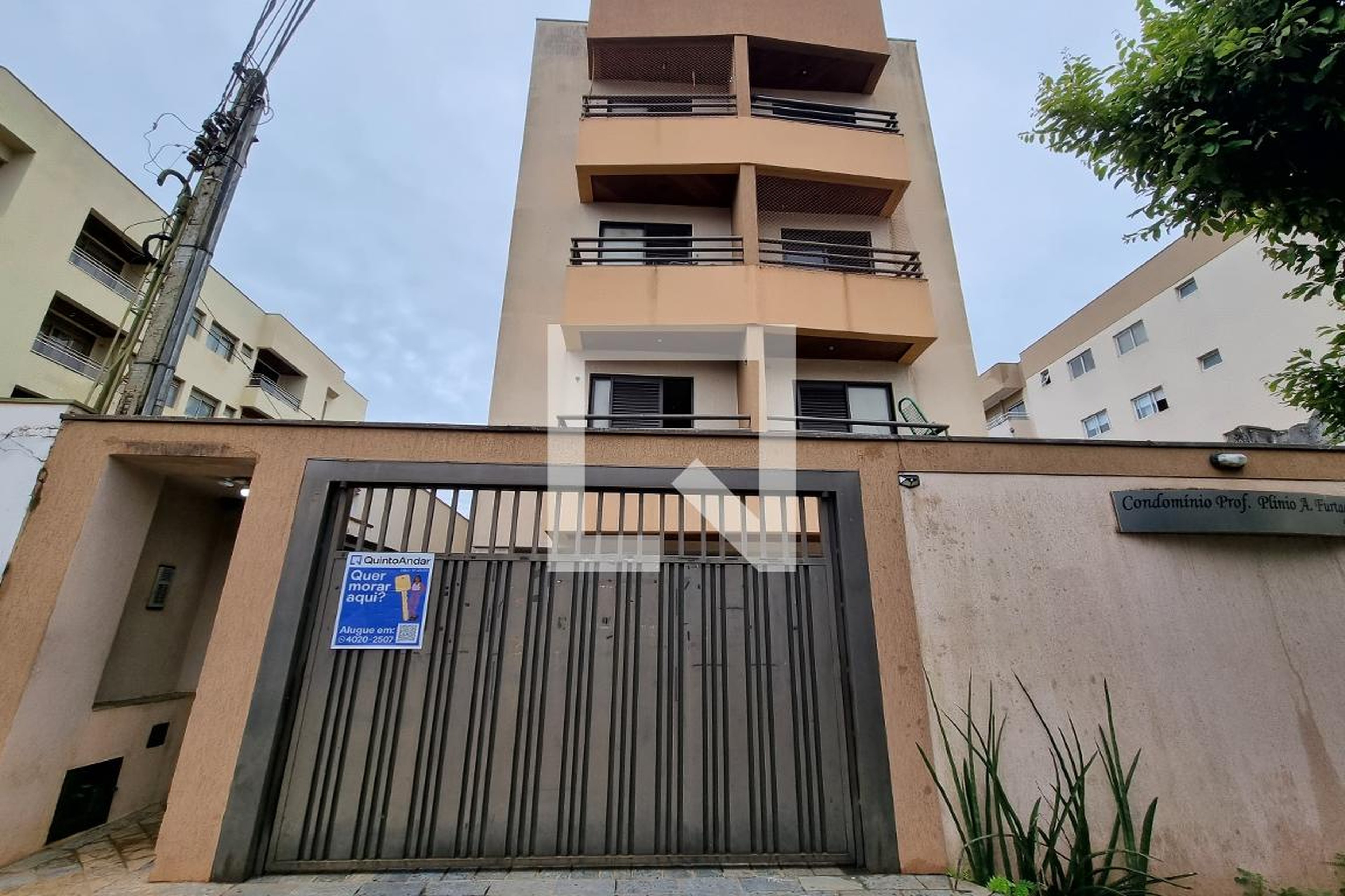 Fachada Condomínio em Rua Galileu Galilei, 655