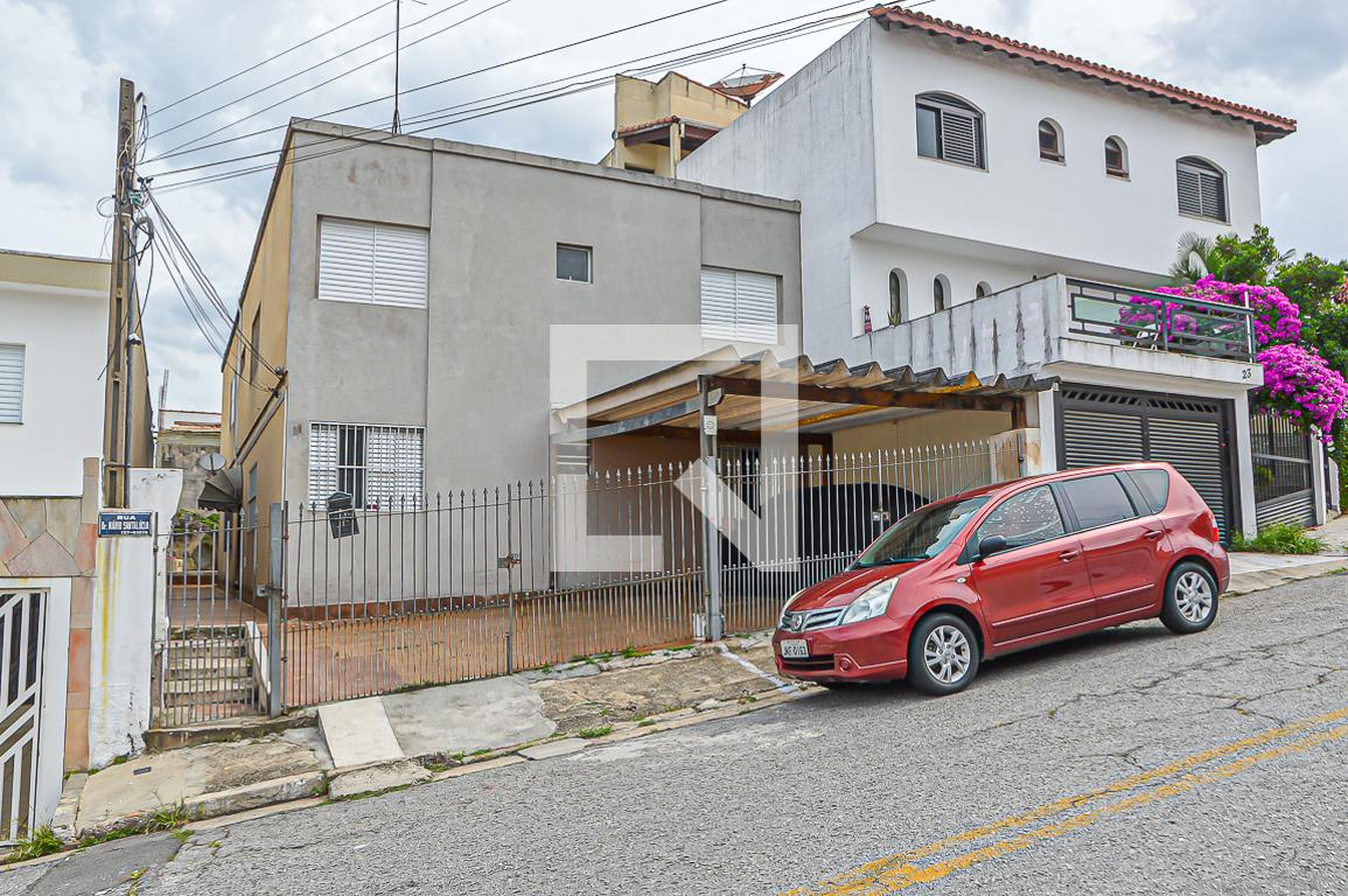 Fachada Condomínio em Rua Doutor Mário Santalúcia, 11