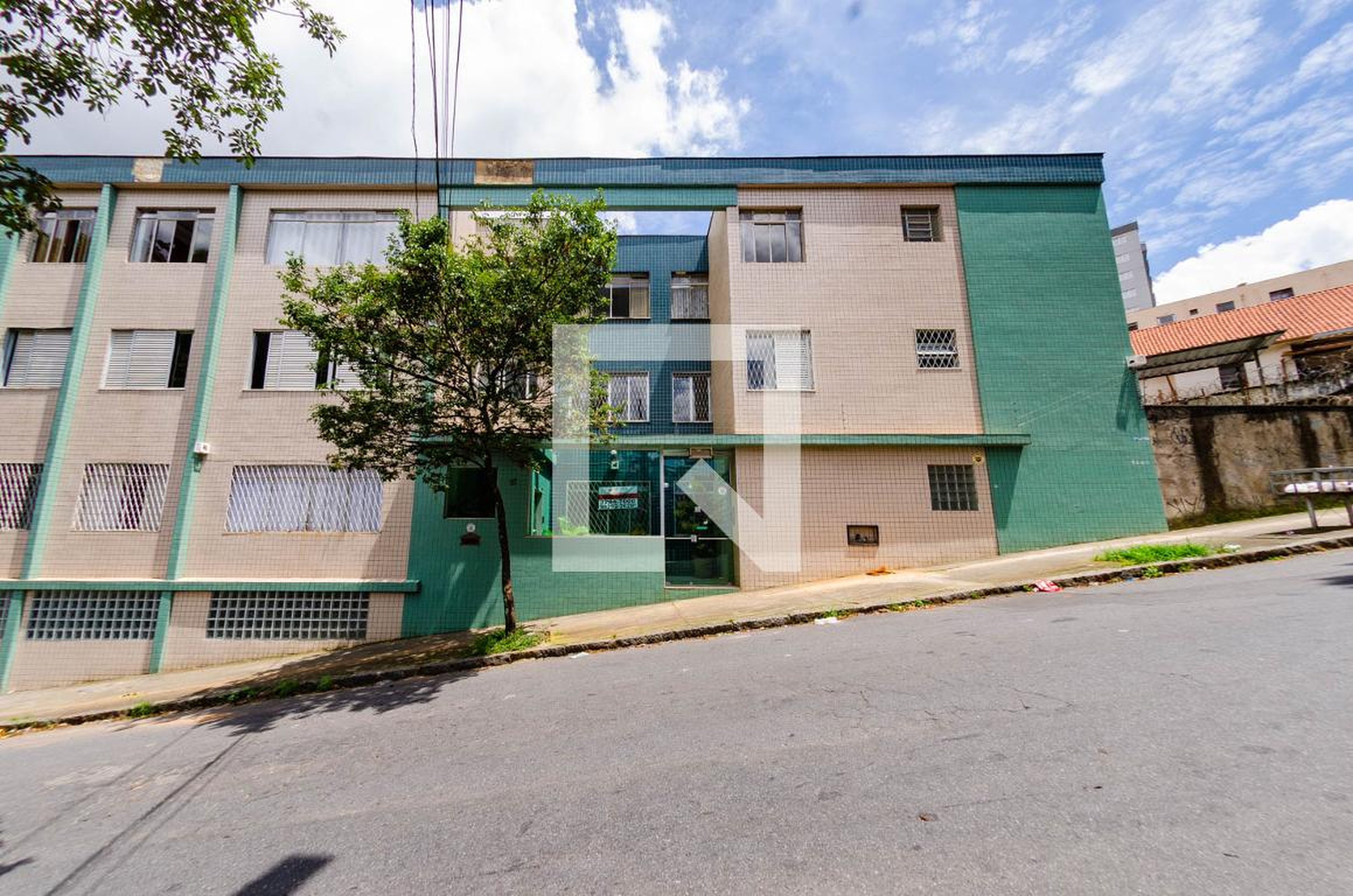 Fachada Condomínio em Rua Desembargador Mario Matos, 57