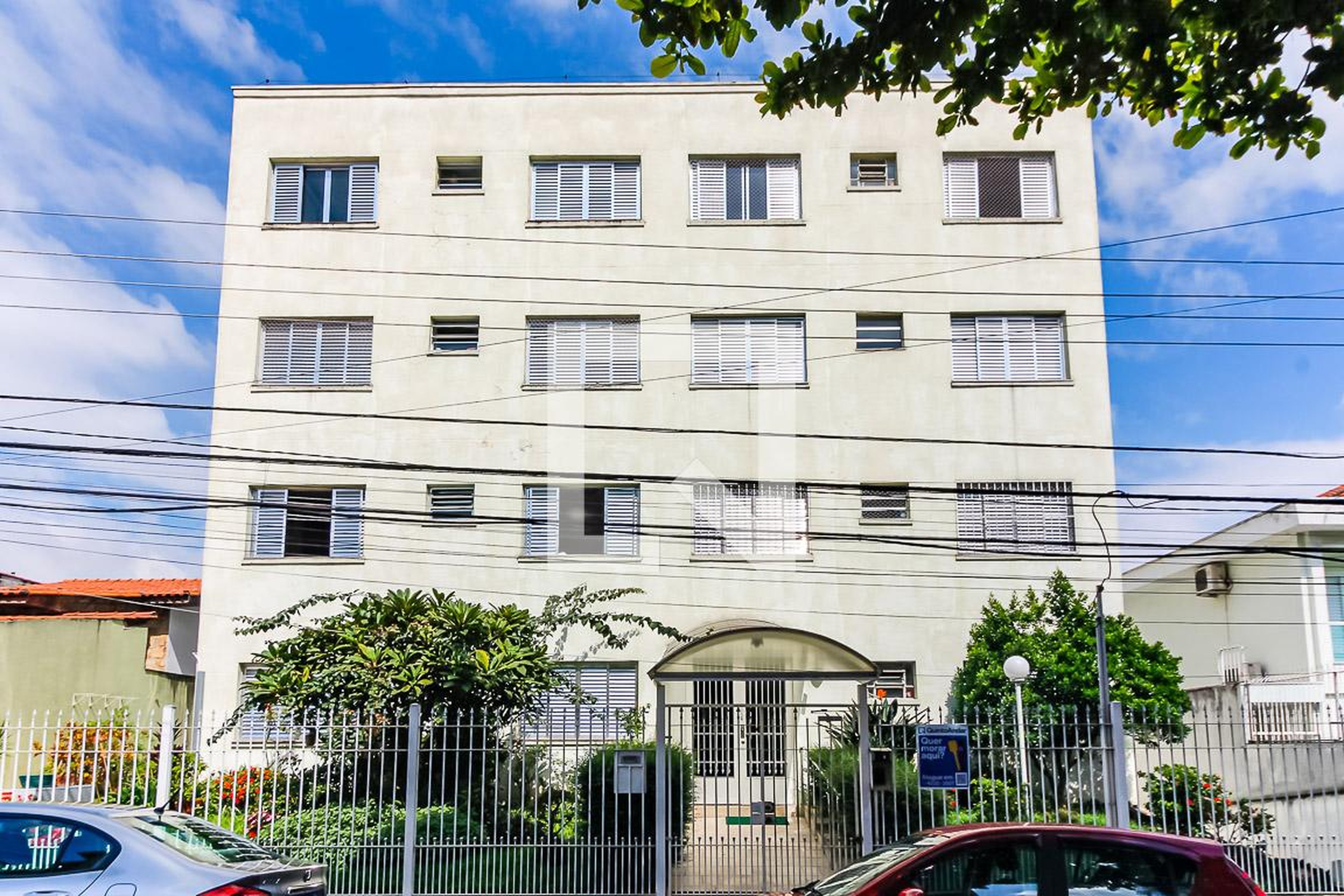 Fachada do Condomínio Condomínio Jacira Rocha