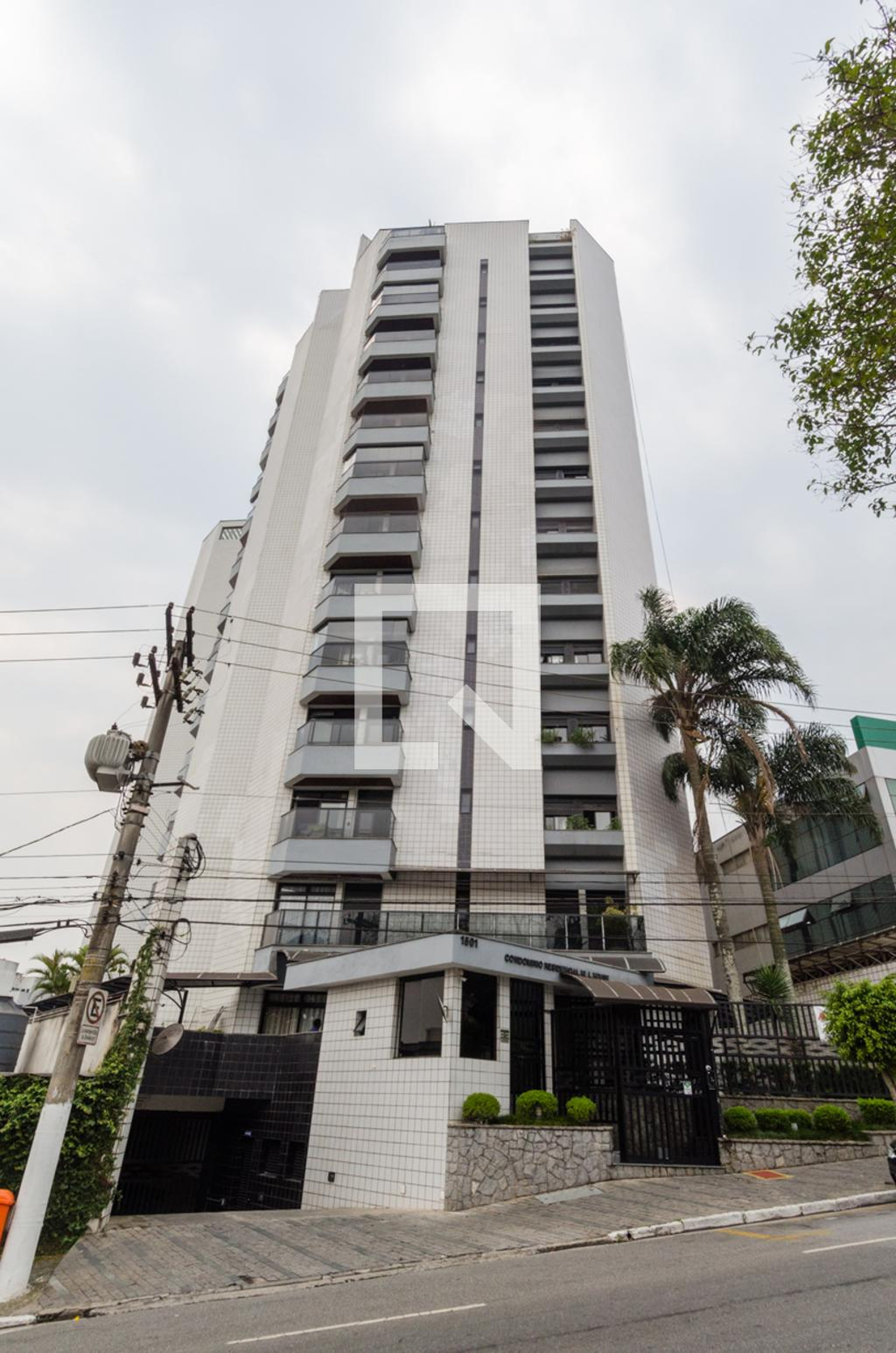 Fachada do Condomínio Residencial Hill House