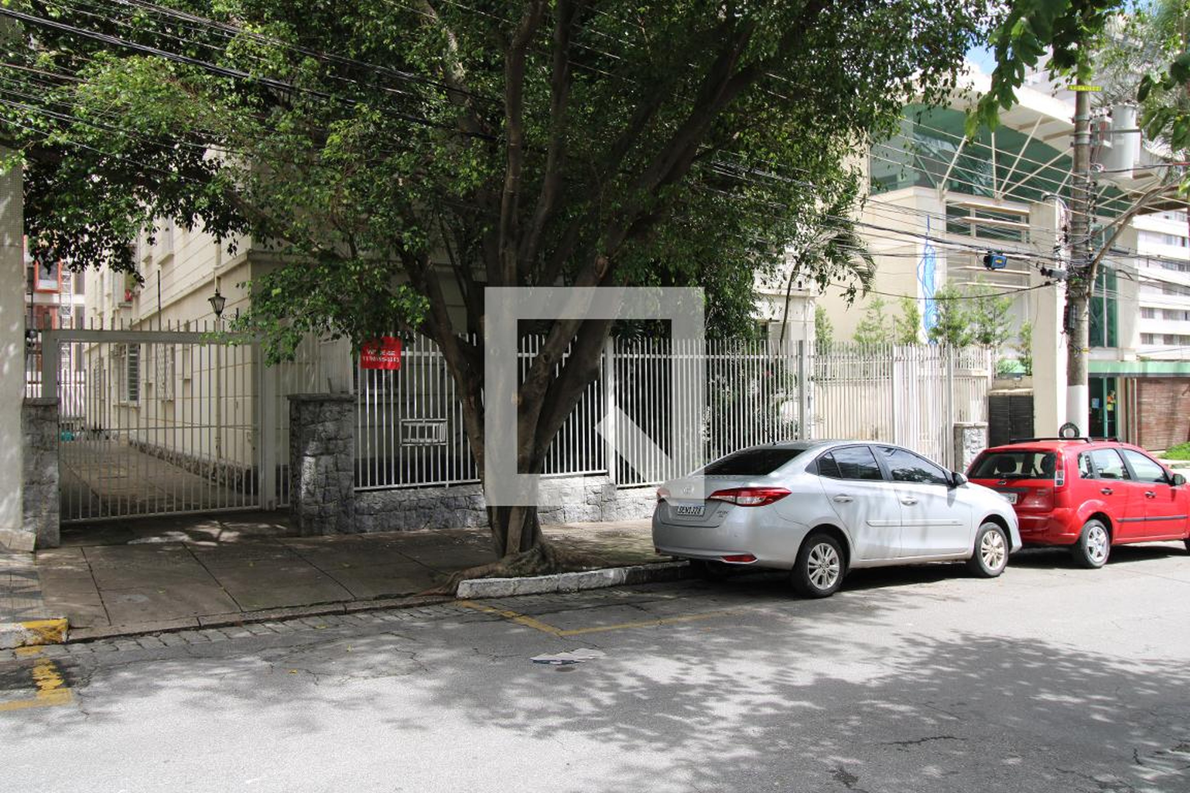 Fachada Condomínio em Rua Cotoxó, 130