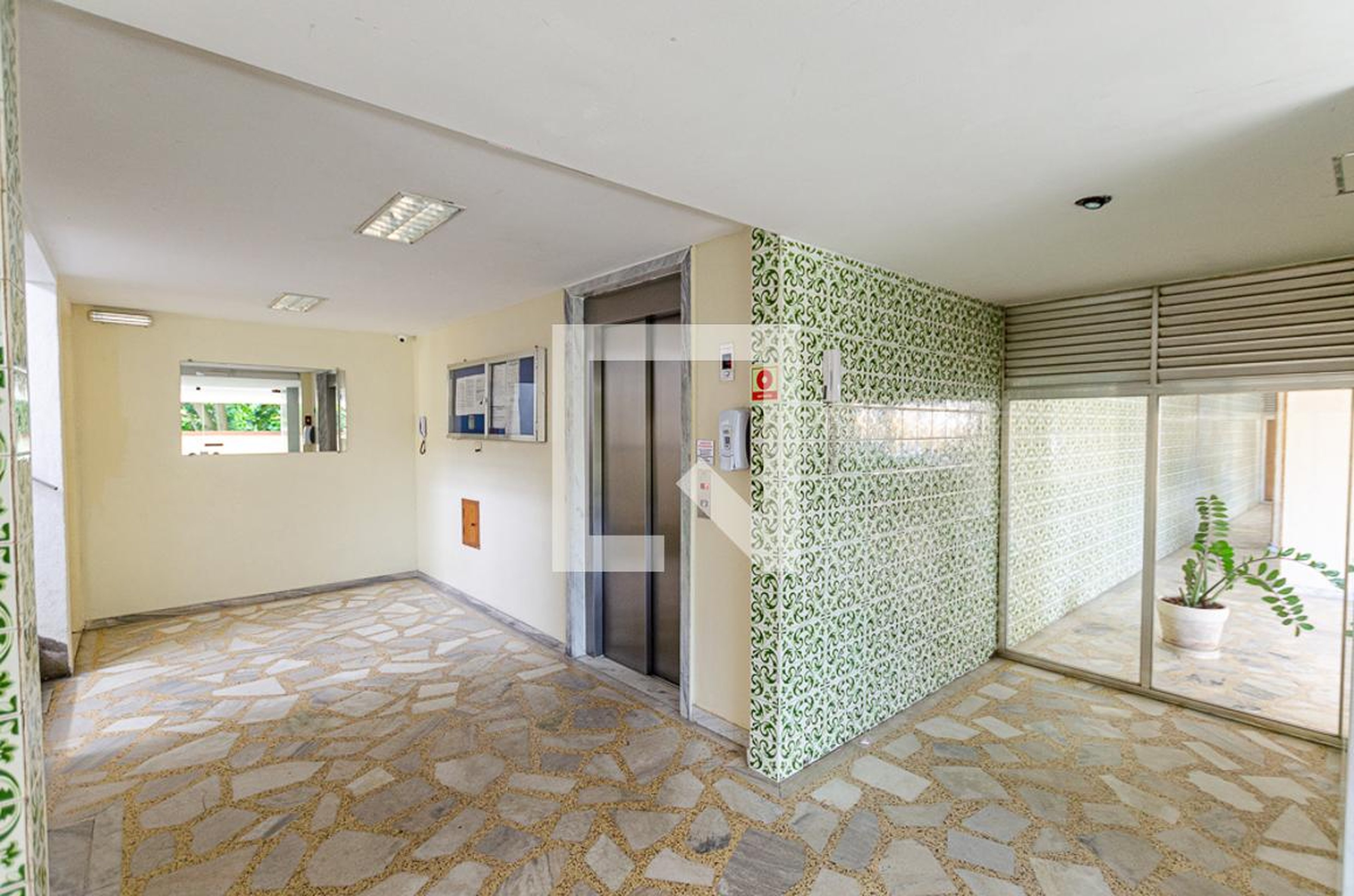 Hall de entrada - Conjunto Residencial Agnello Faria