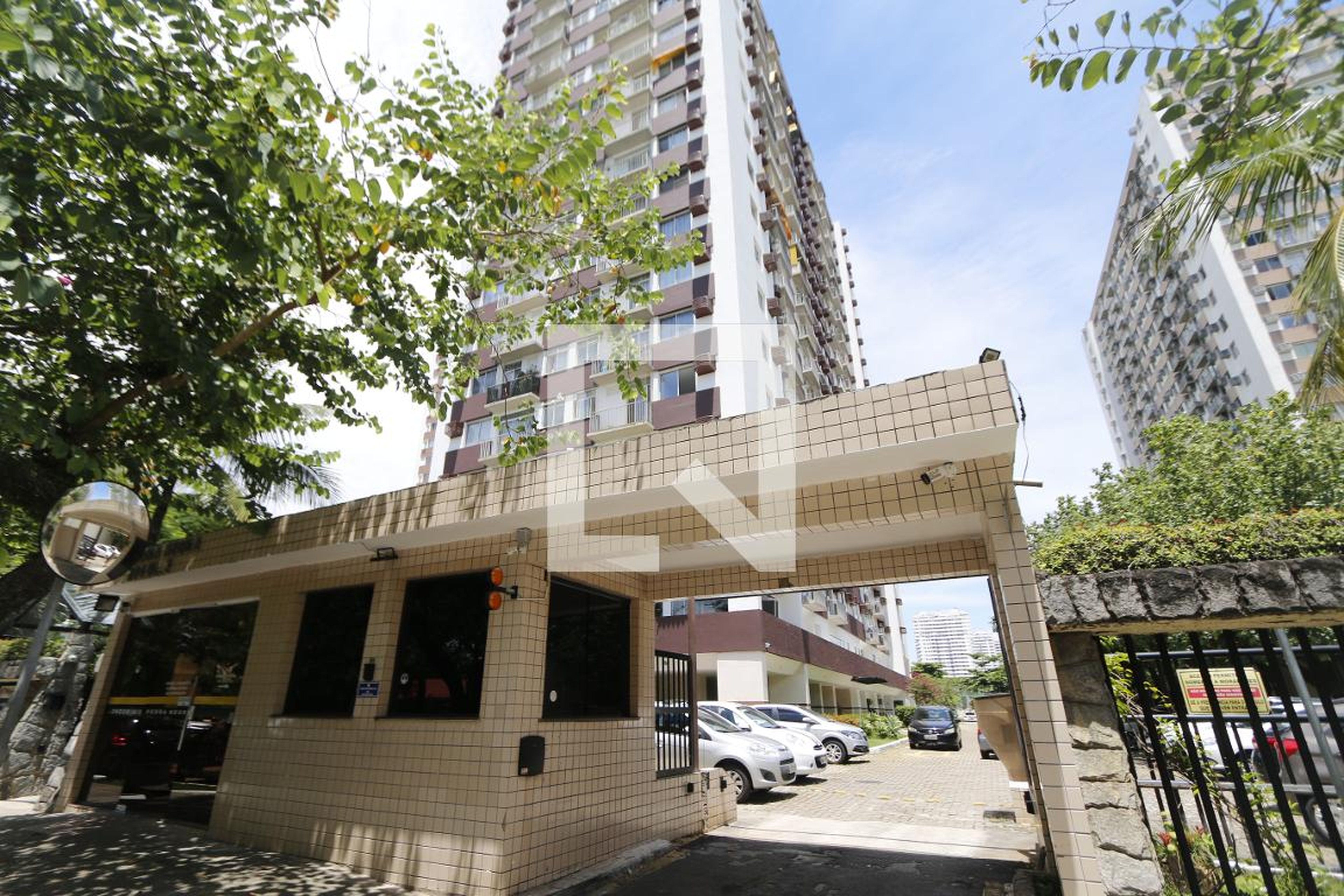 Fachada Condomínio em Avenida Rodolfo Amoedo, 204