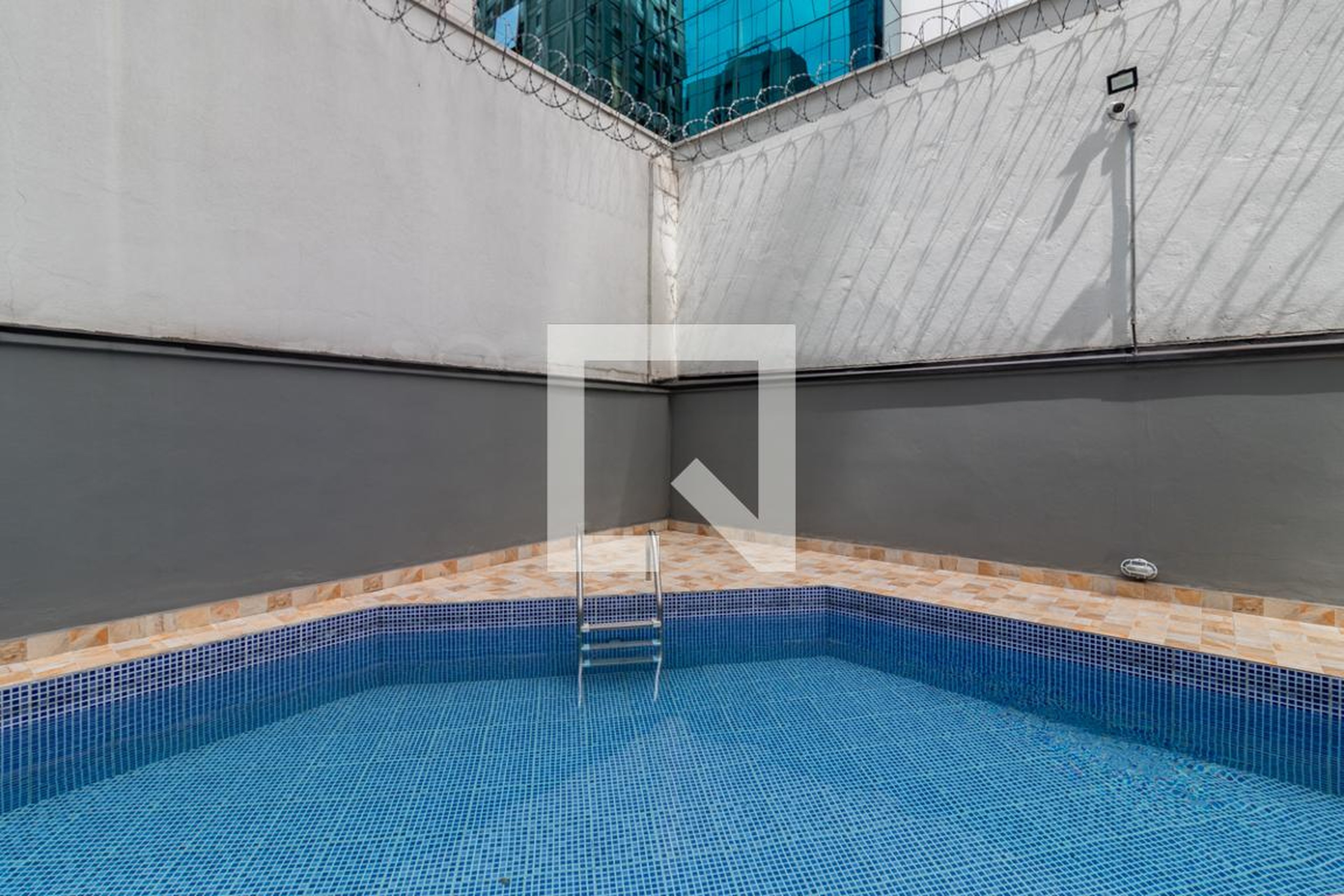 Piscina - Edificio Papillon