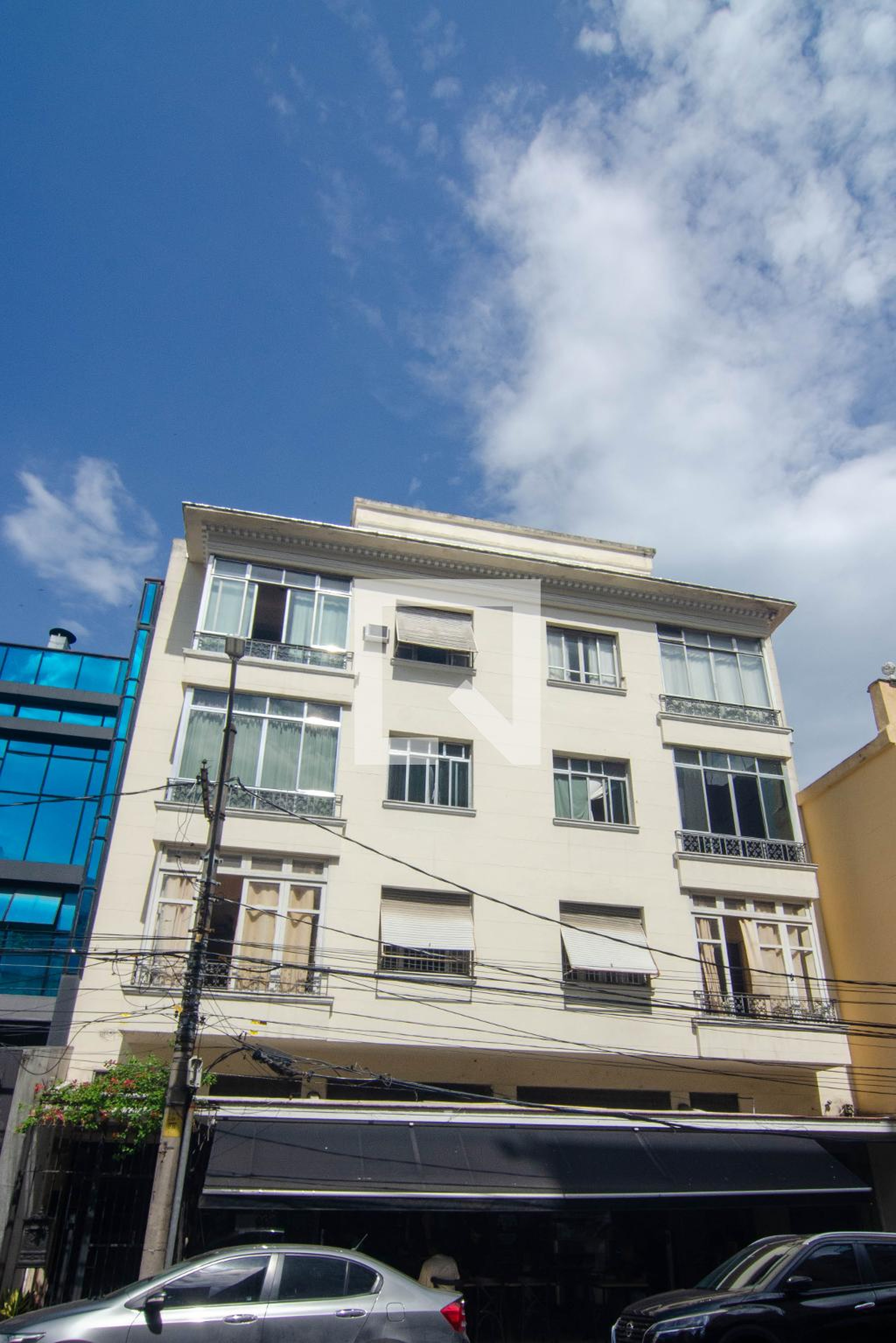 Fachada Condomínio em Rua Professor Gastão Bahiana, 67