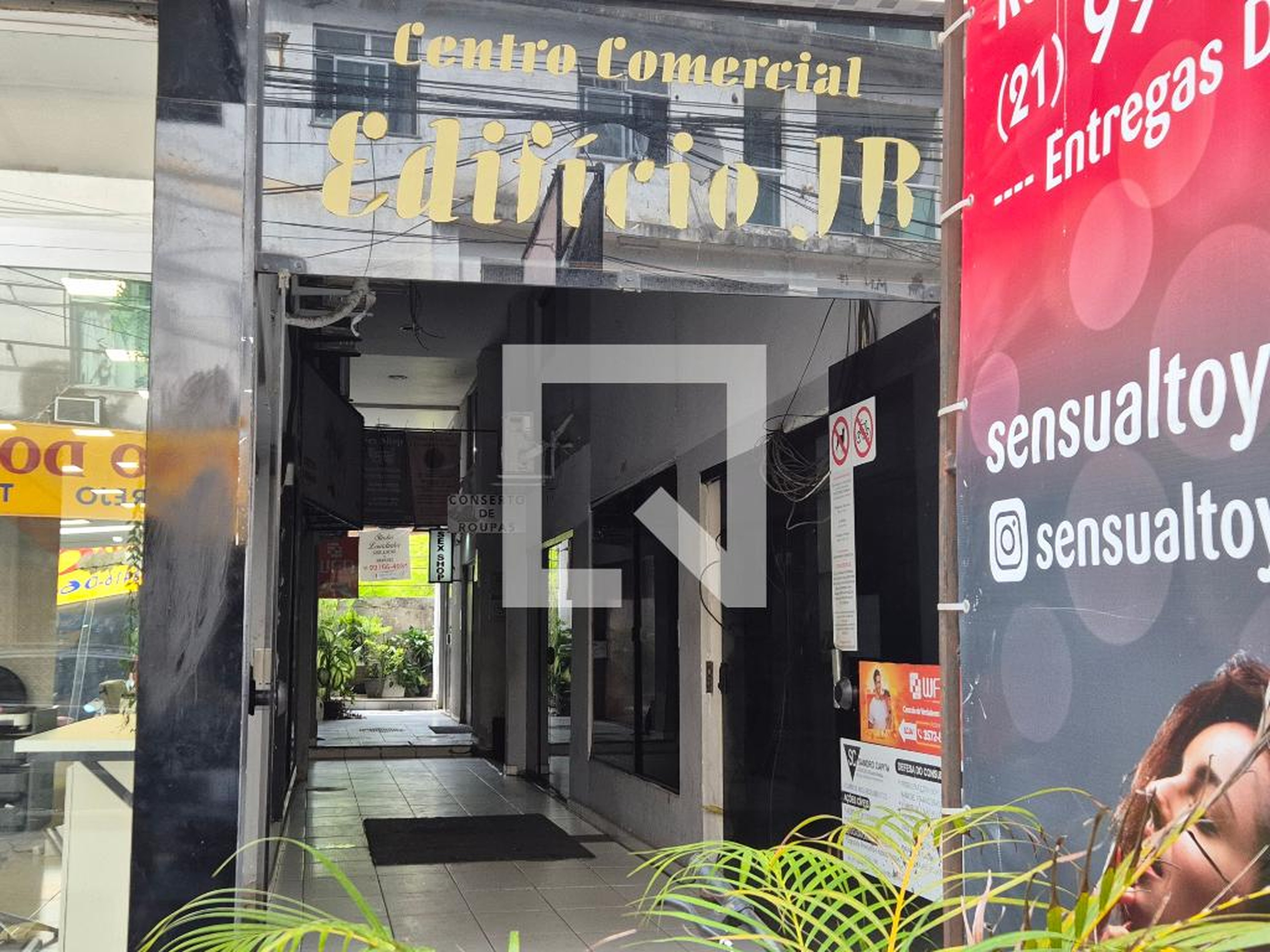 Fachada Condomínio em Rua do Arquiteto, 367