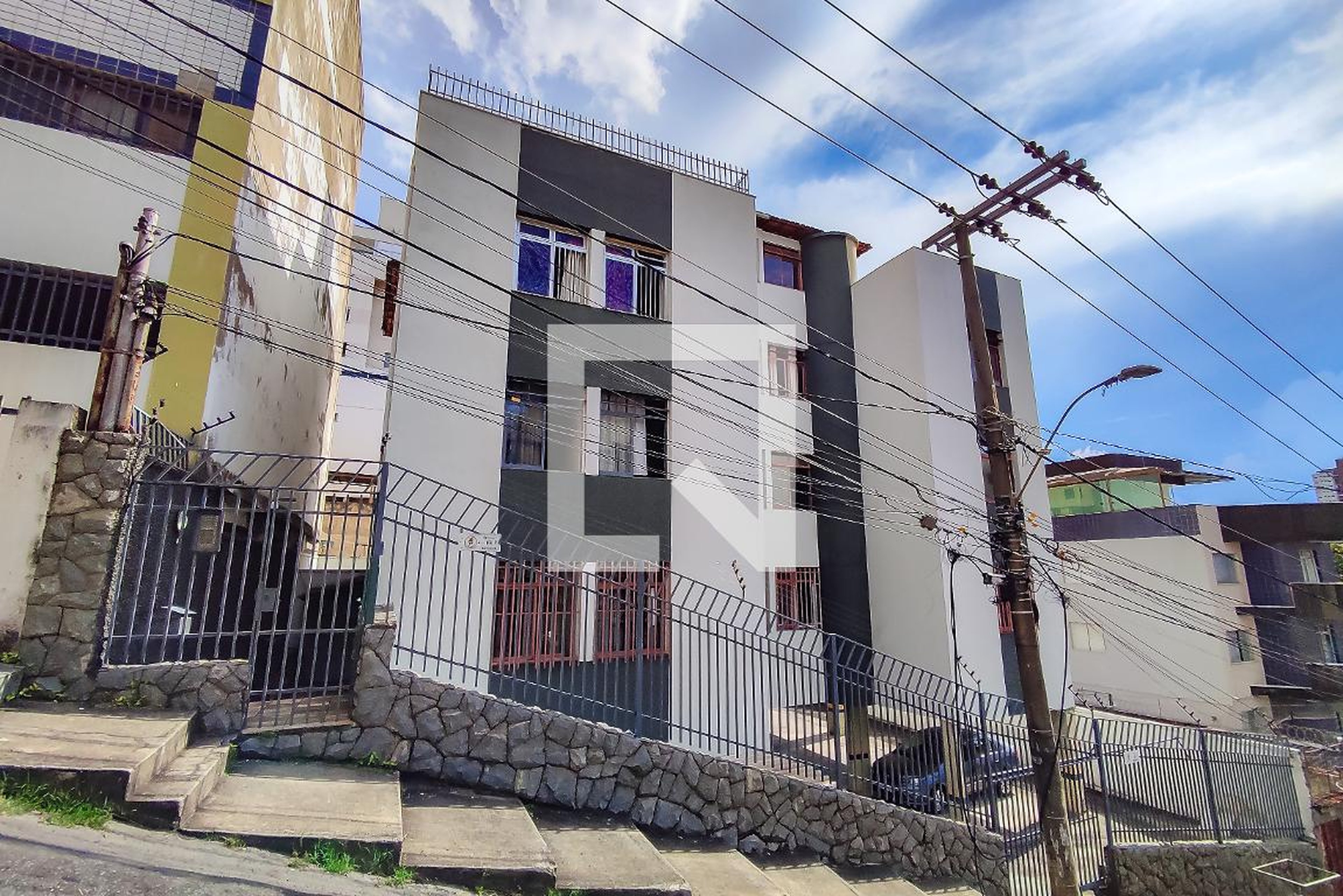 Fachada Condomínio em Rua São Jerônimo, 392