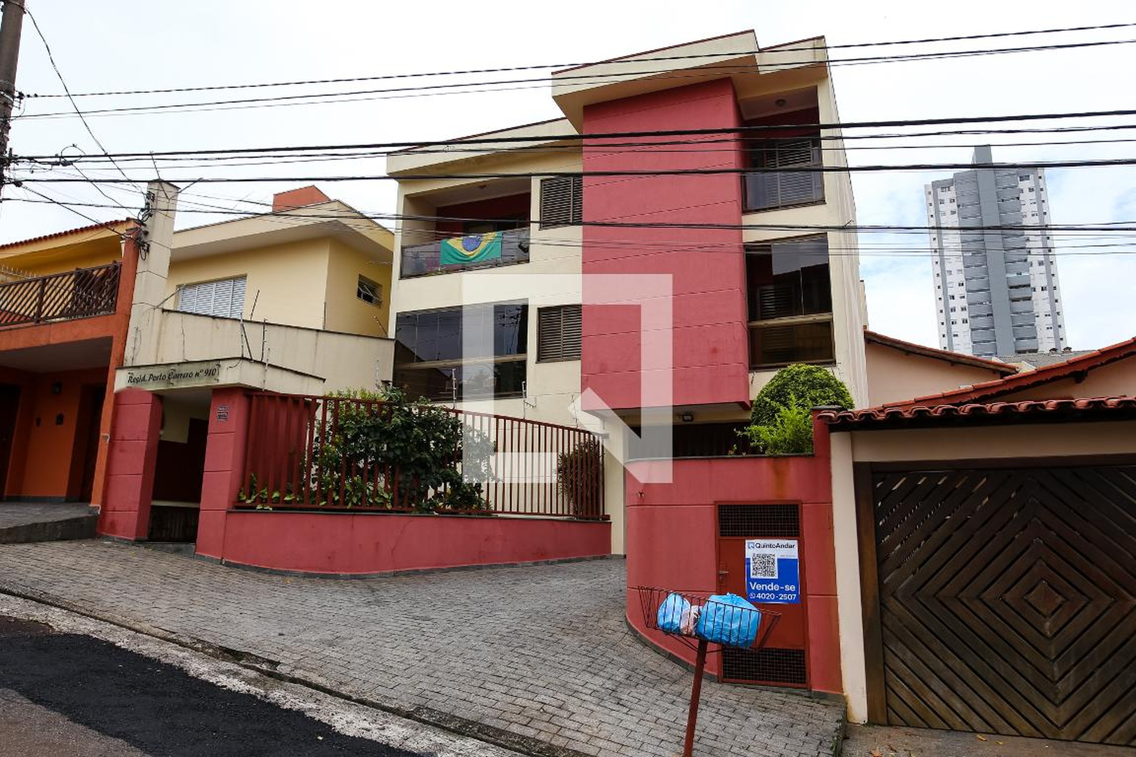 Fachada Condomínio em Rua Porto Carrero, 910