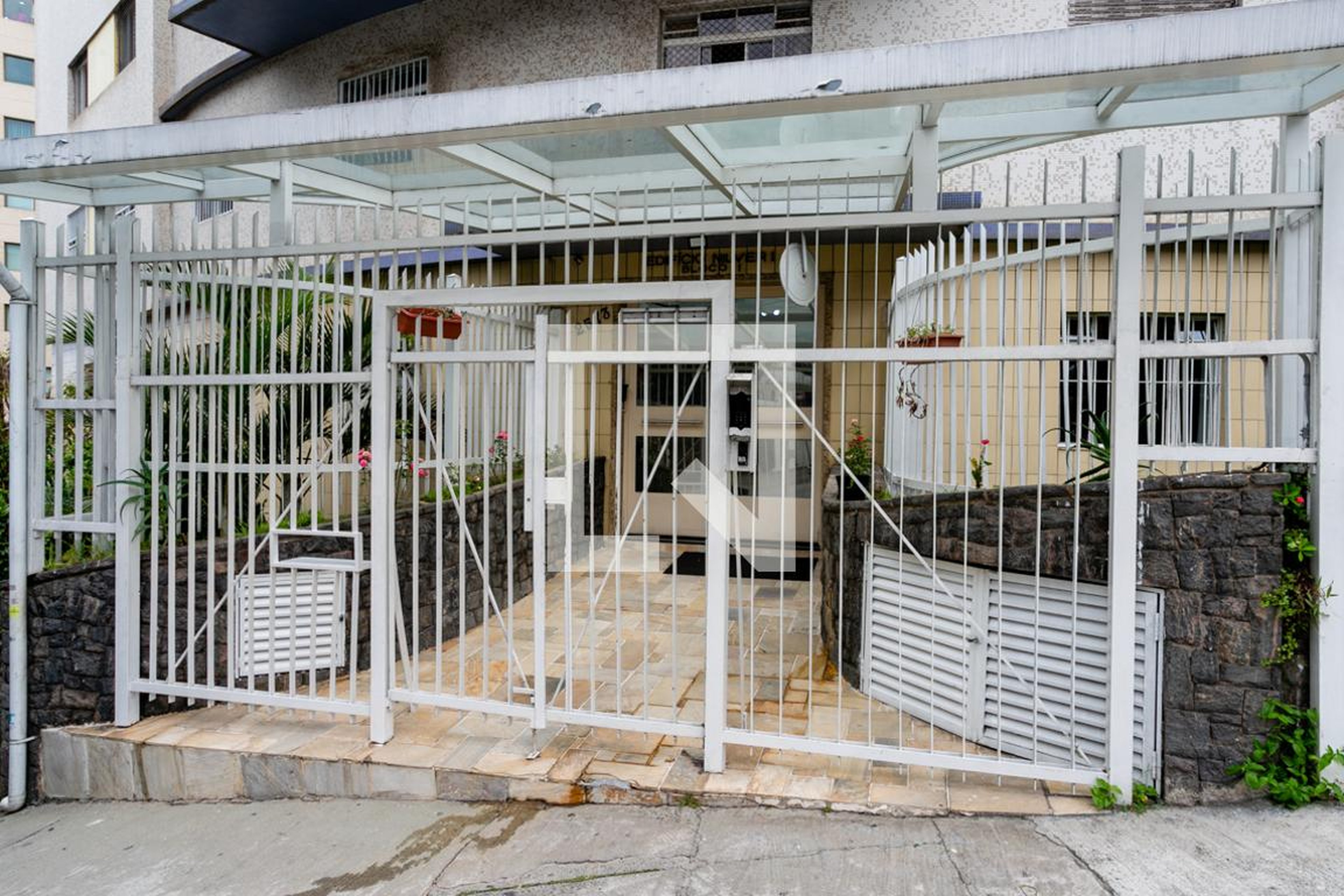 Fachada do condomínio Condomínio Nilver I