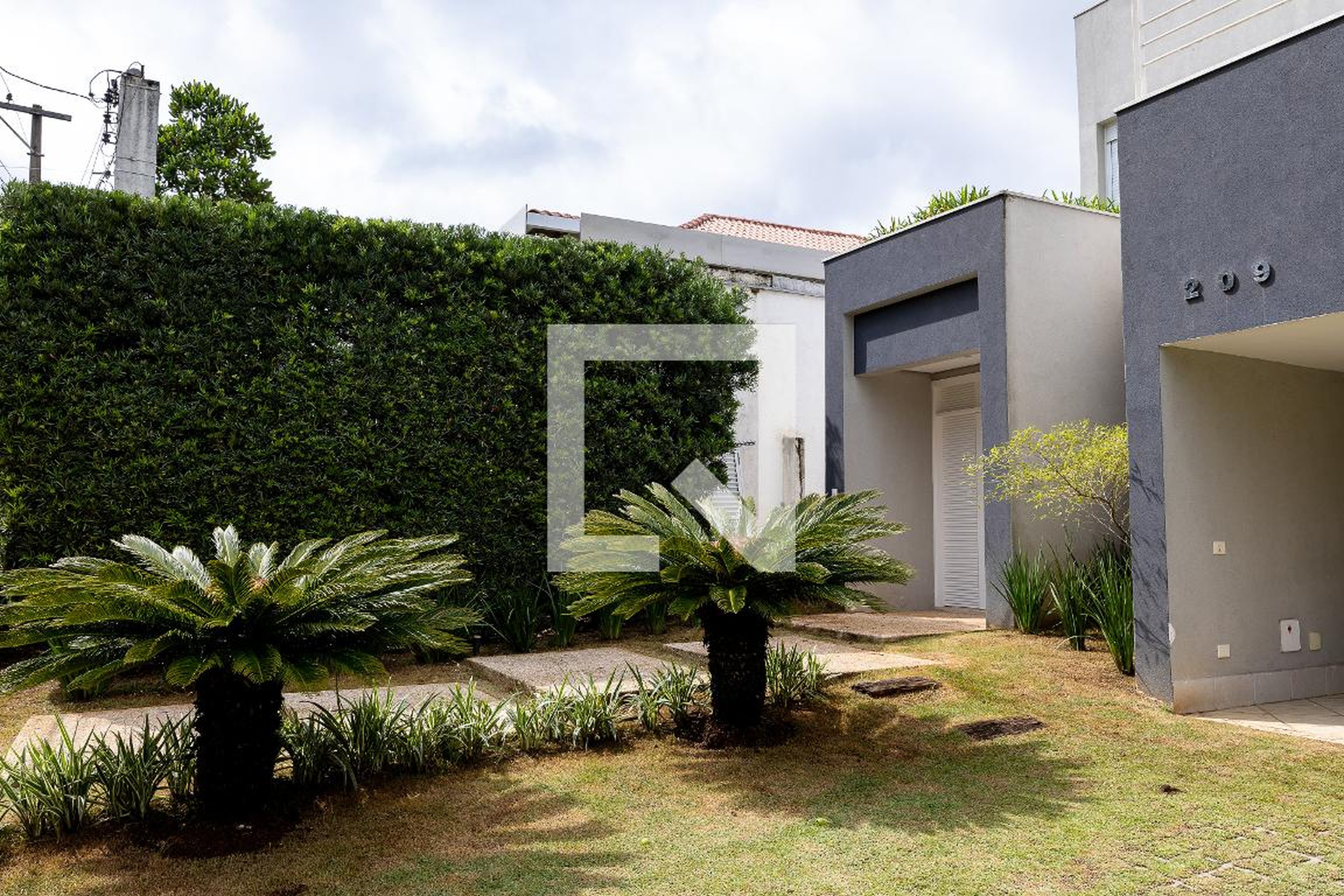 Fachada Condomínio em Alameda Brasil, 209