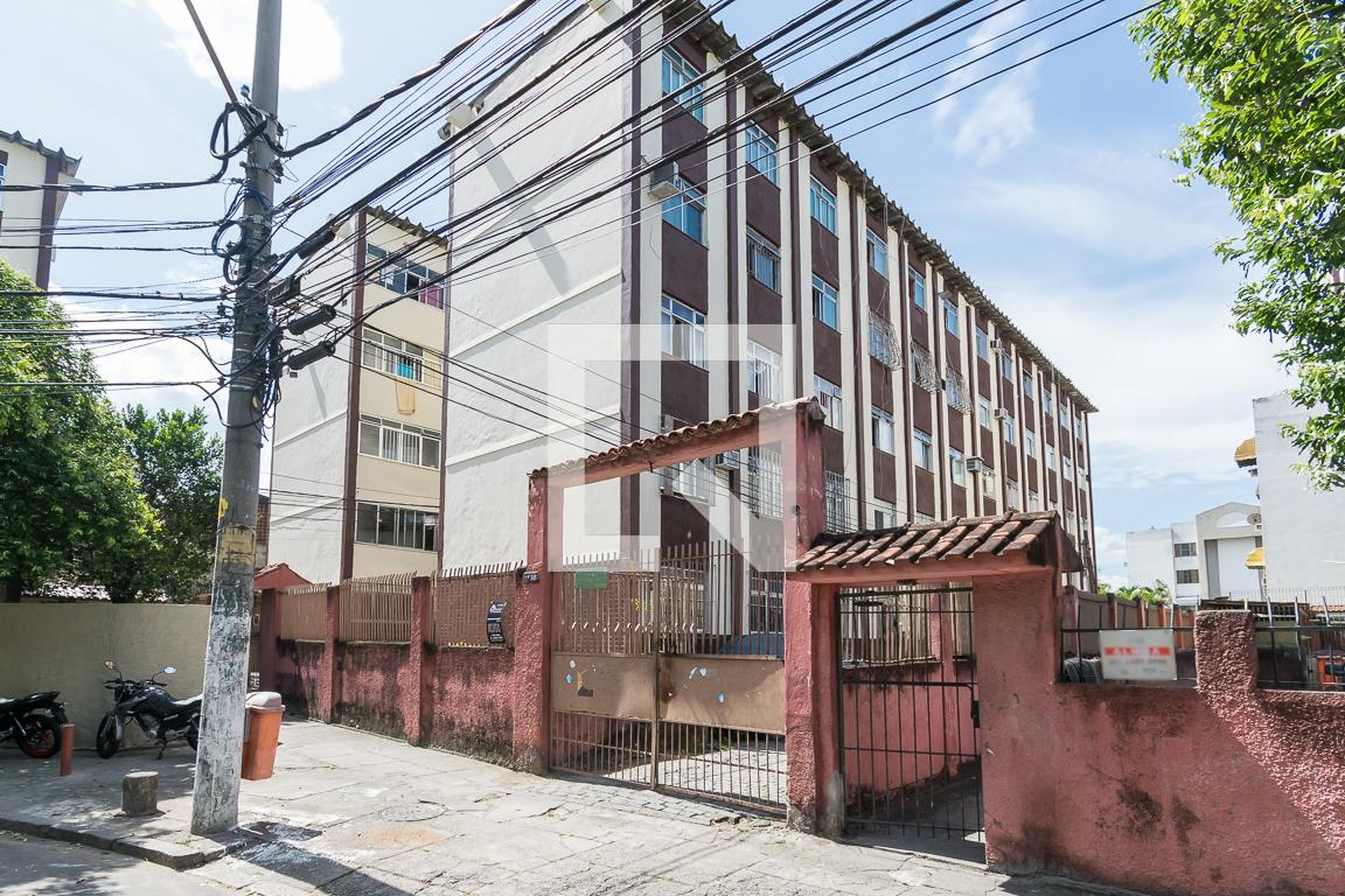 Fachada do Prédio Condomínio em Rua Romero Zander, 336