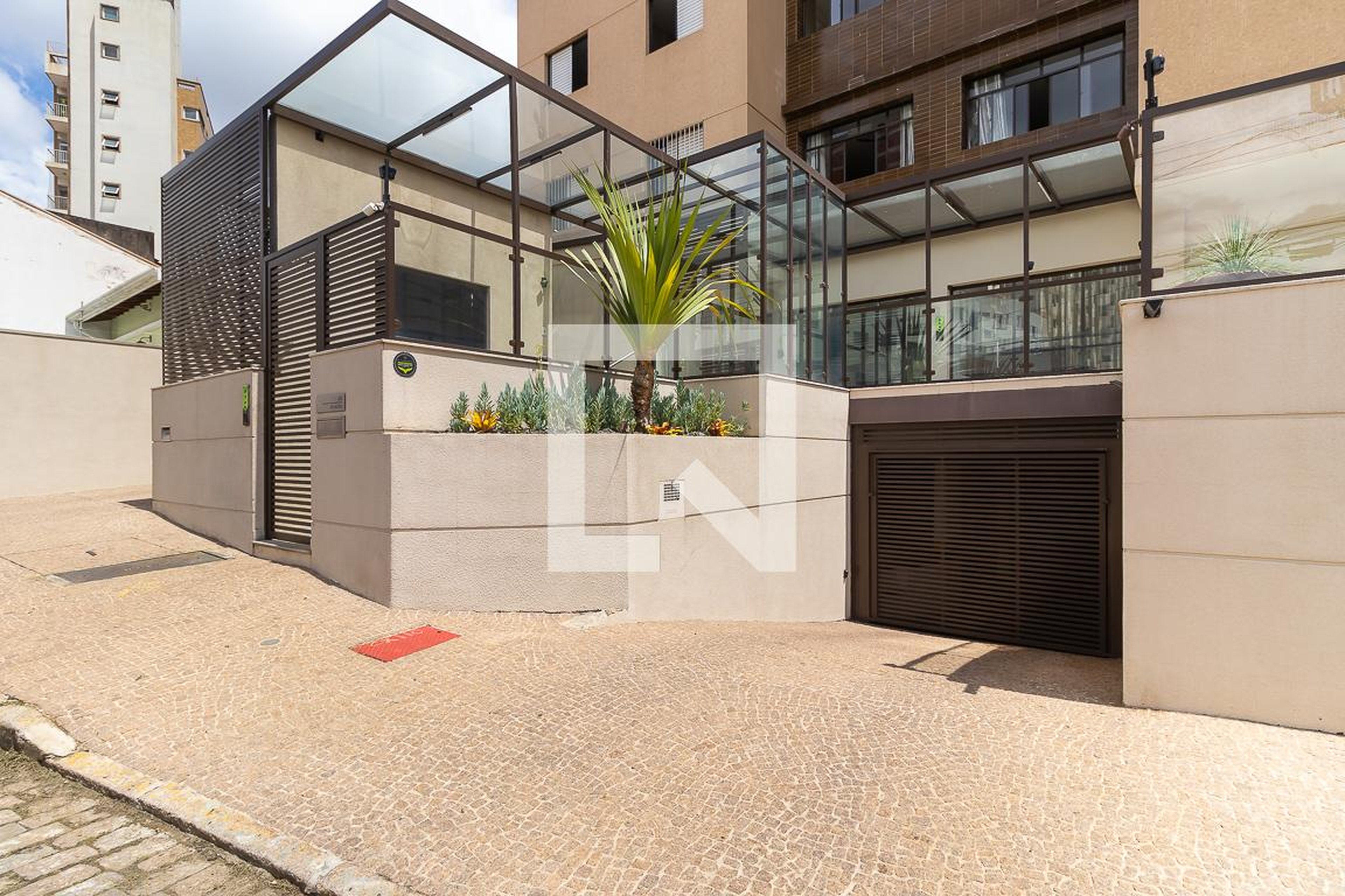 Fachada Condomínio em Rua Riachuelo, 853