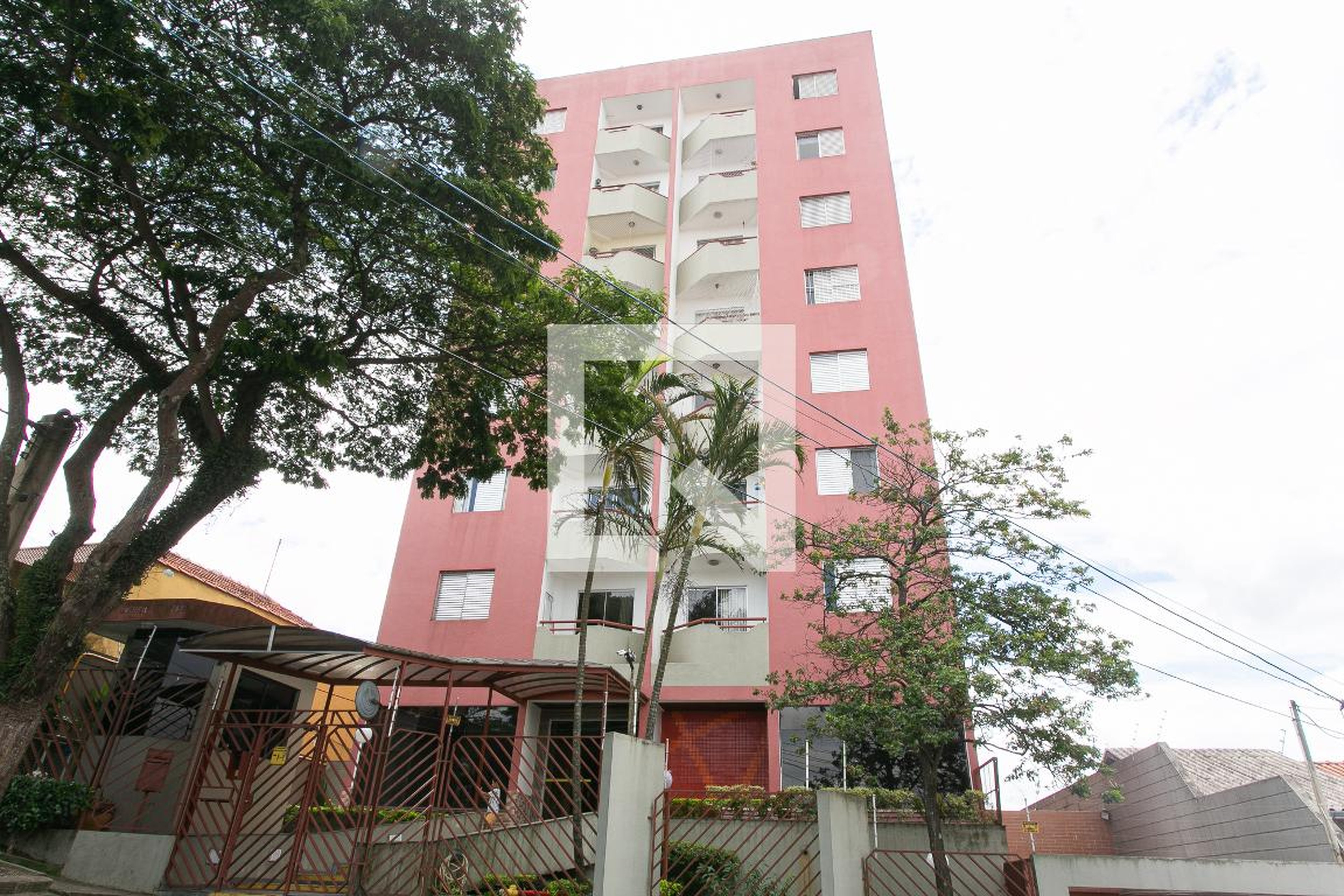 Fachada do Condomínio Condomínio Montreal