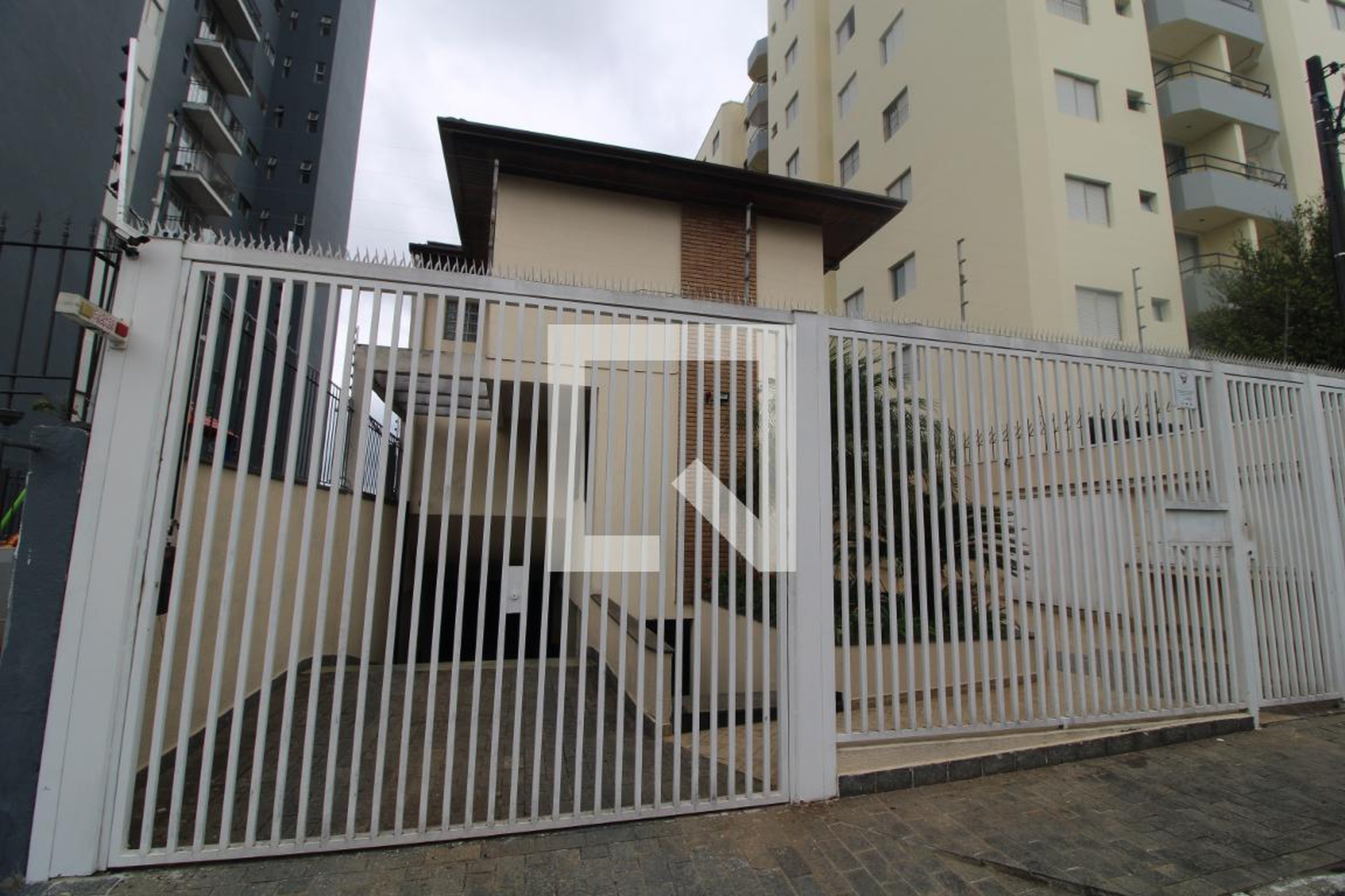 Fachada Condomínio em Rua Pierre de Beranger, 247