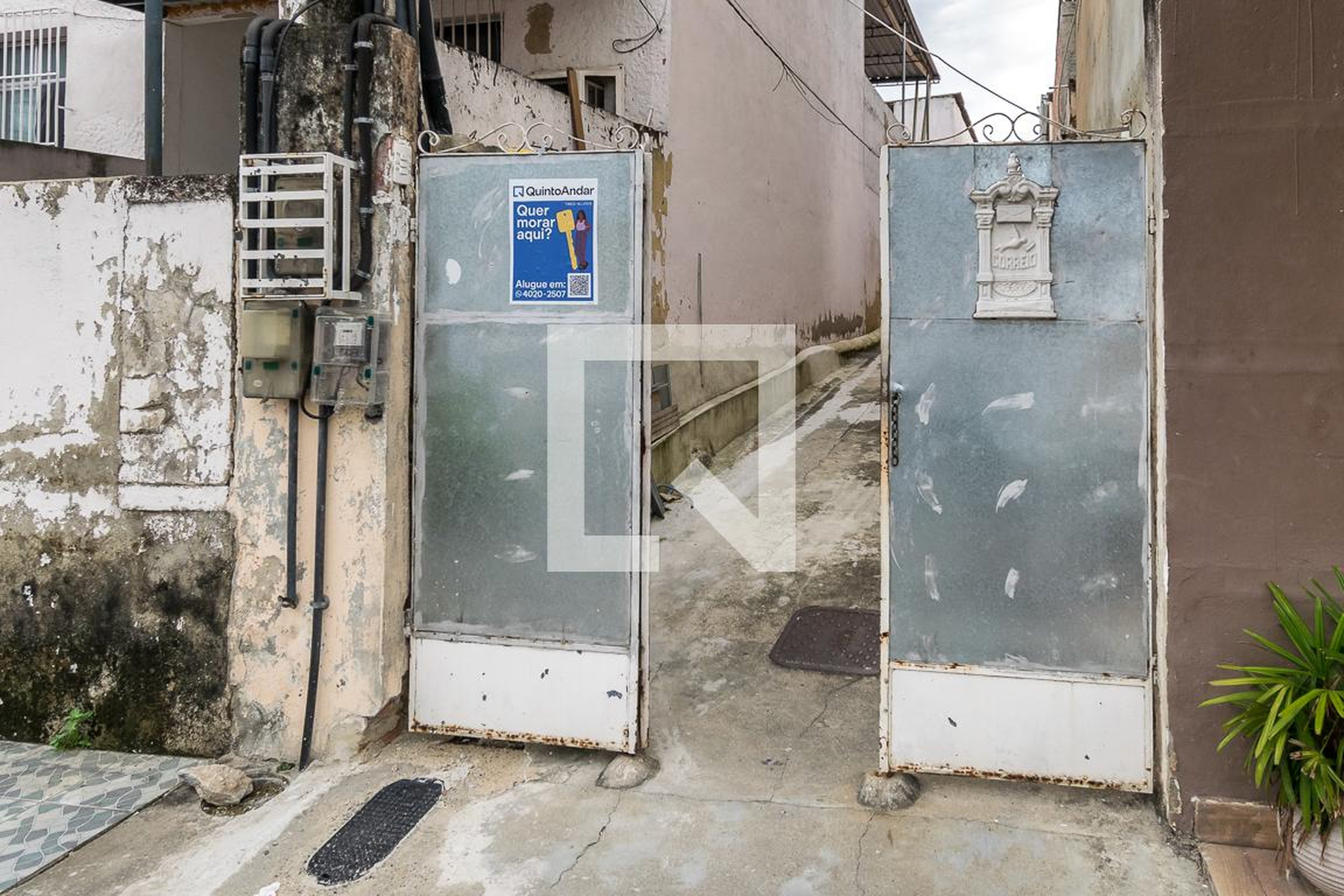 Fachada Condomínio em Rua Doutor Luis Gaudie Ley, 106