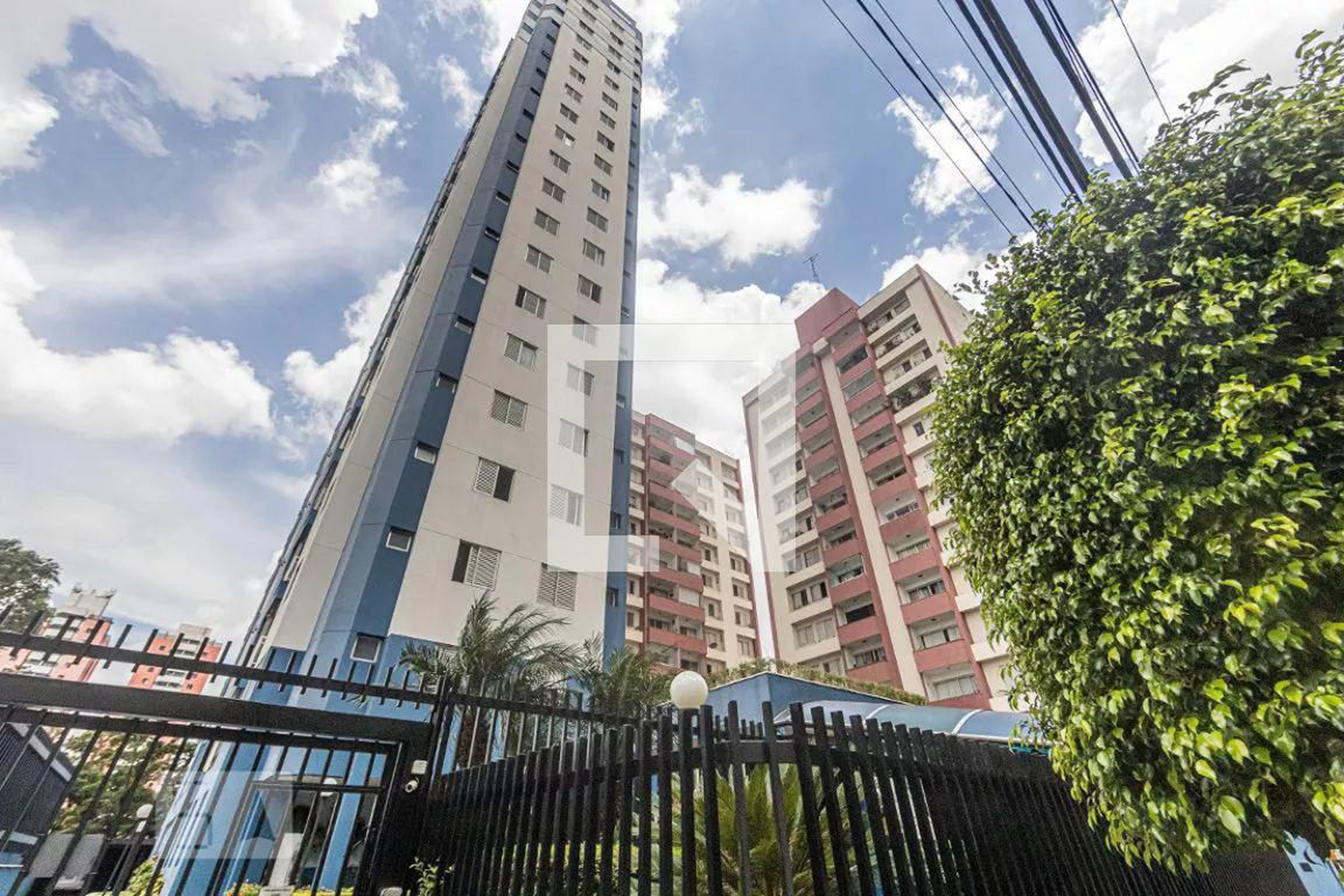 Fachada do Condomínio Edifício Ravenna