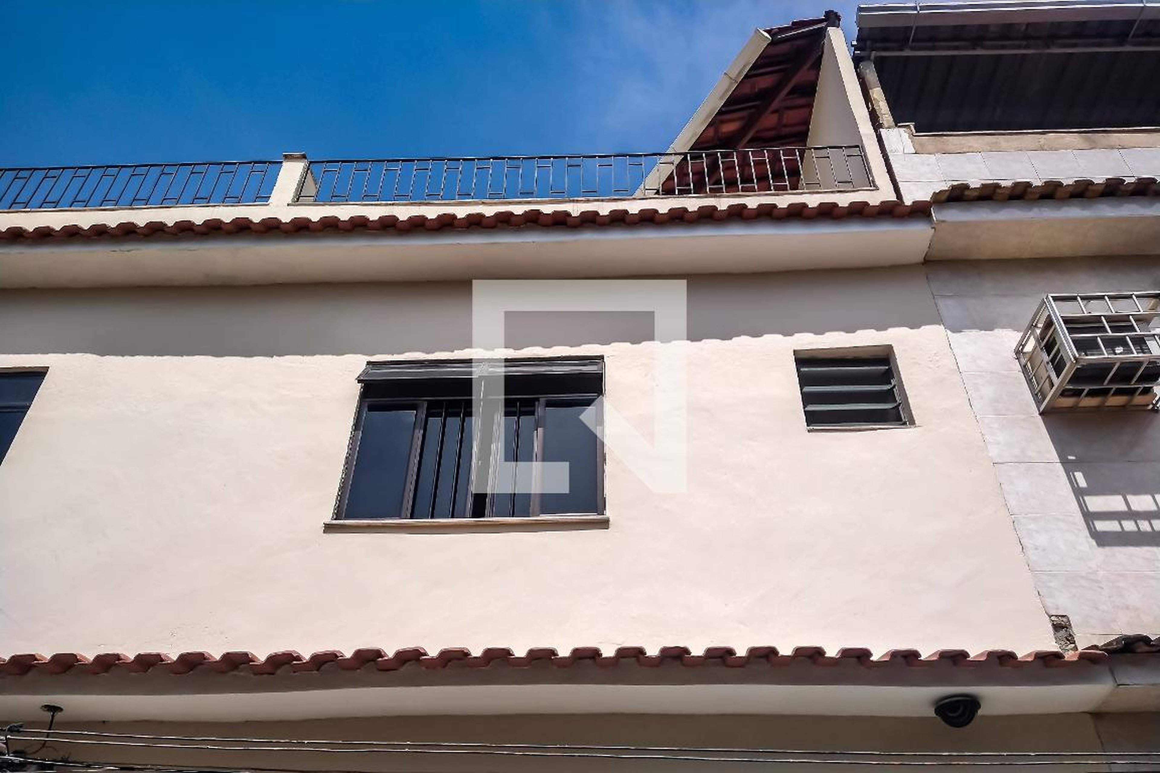 Fachada Condomínio em Rua Maria José, 432