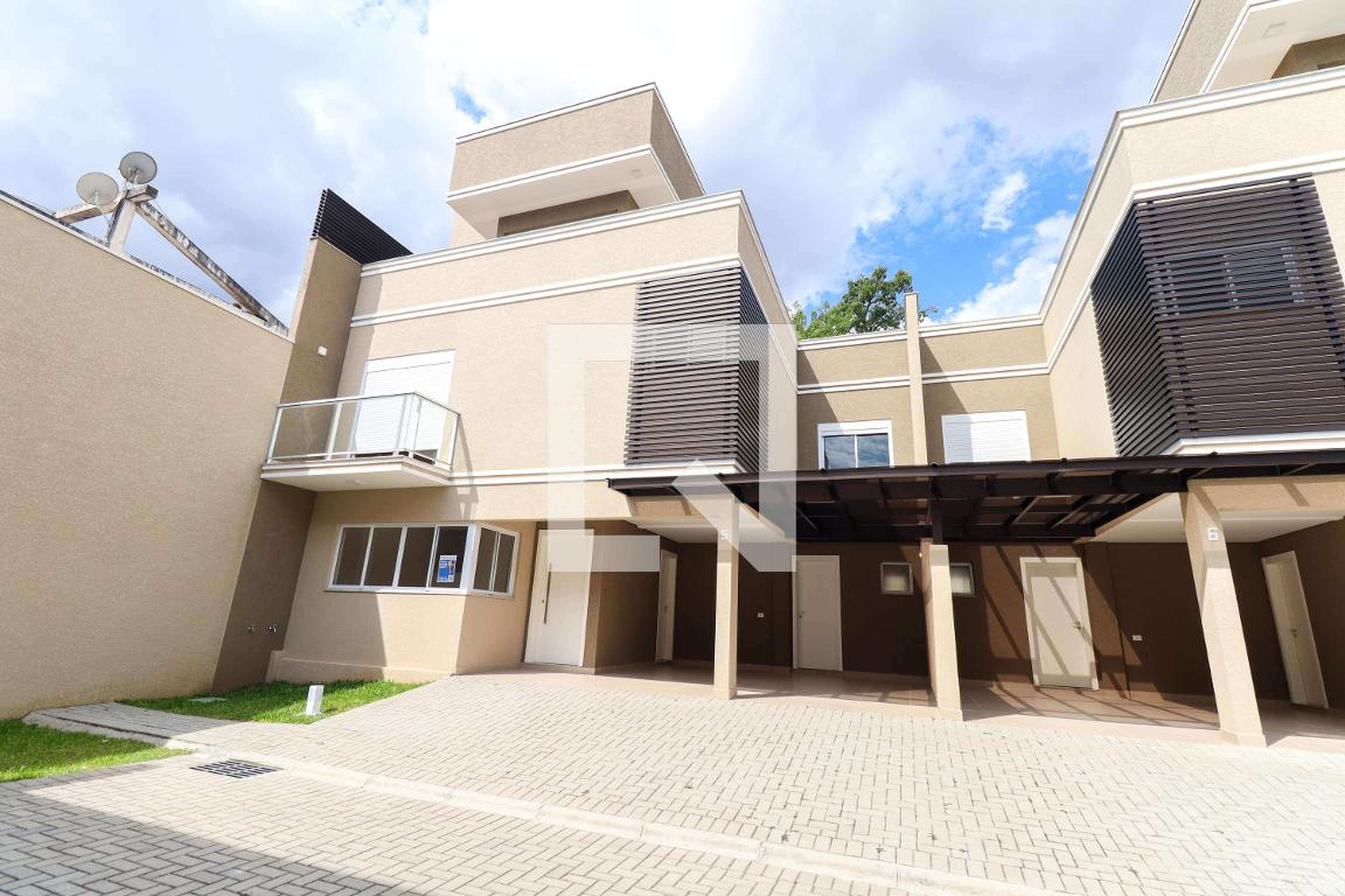 Fachada do Prédio Condomínio em Rua Padre Isaías de Andrade, 329