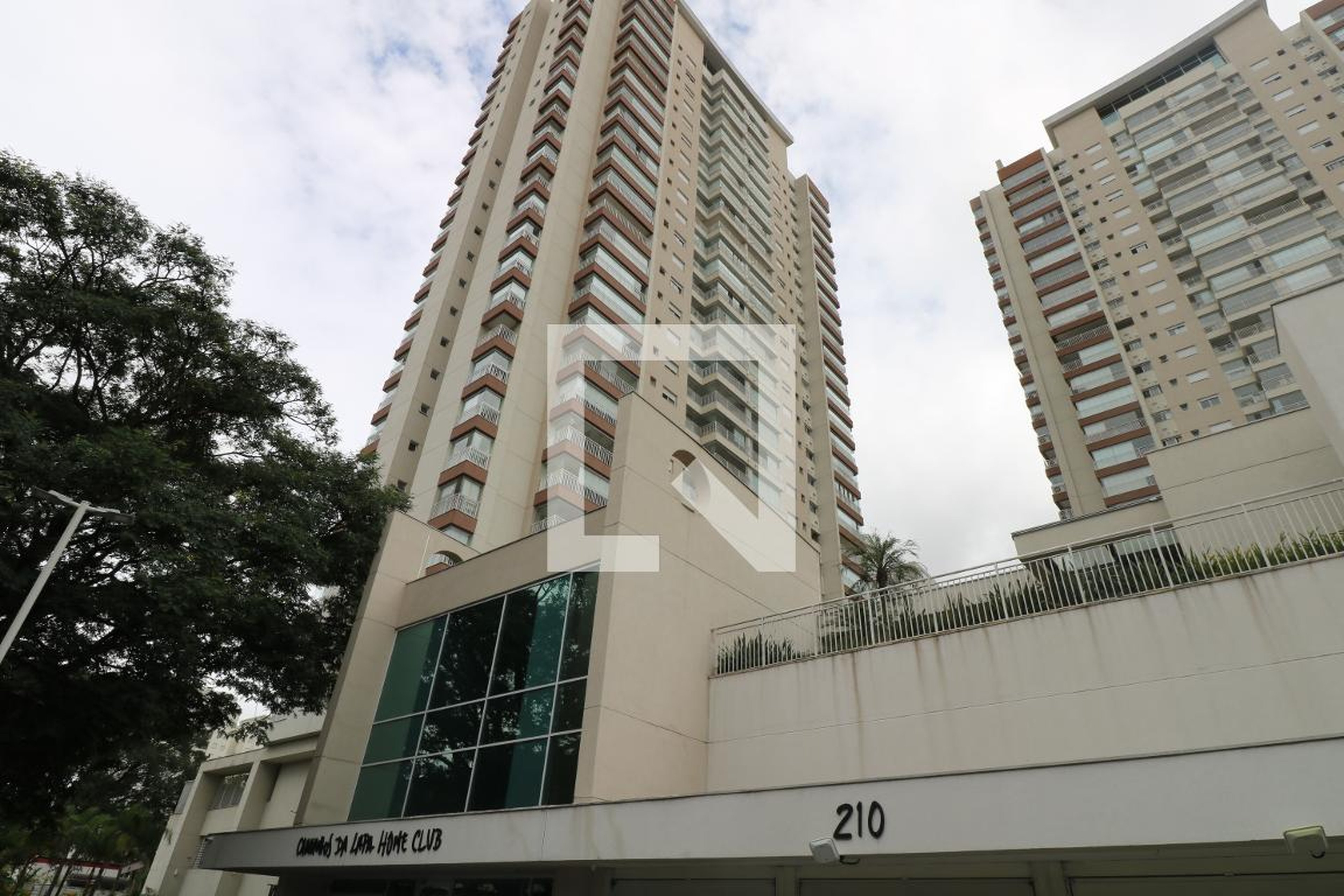 Fachada do Predio Condomínio Caminhos da Lapa Home Club