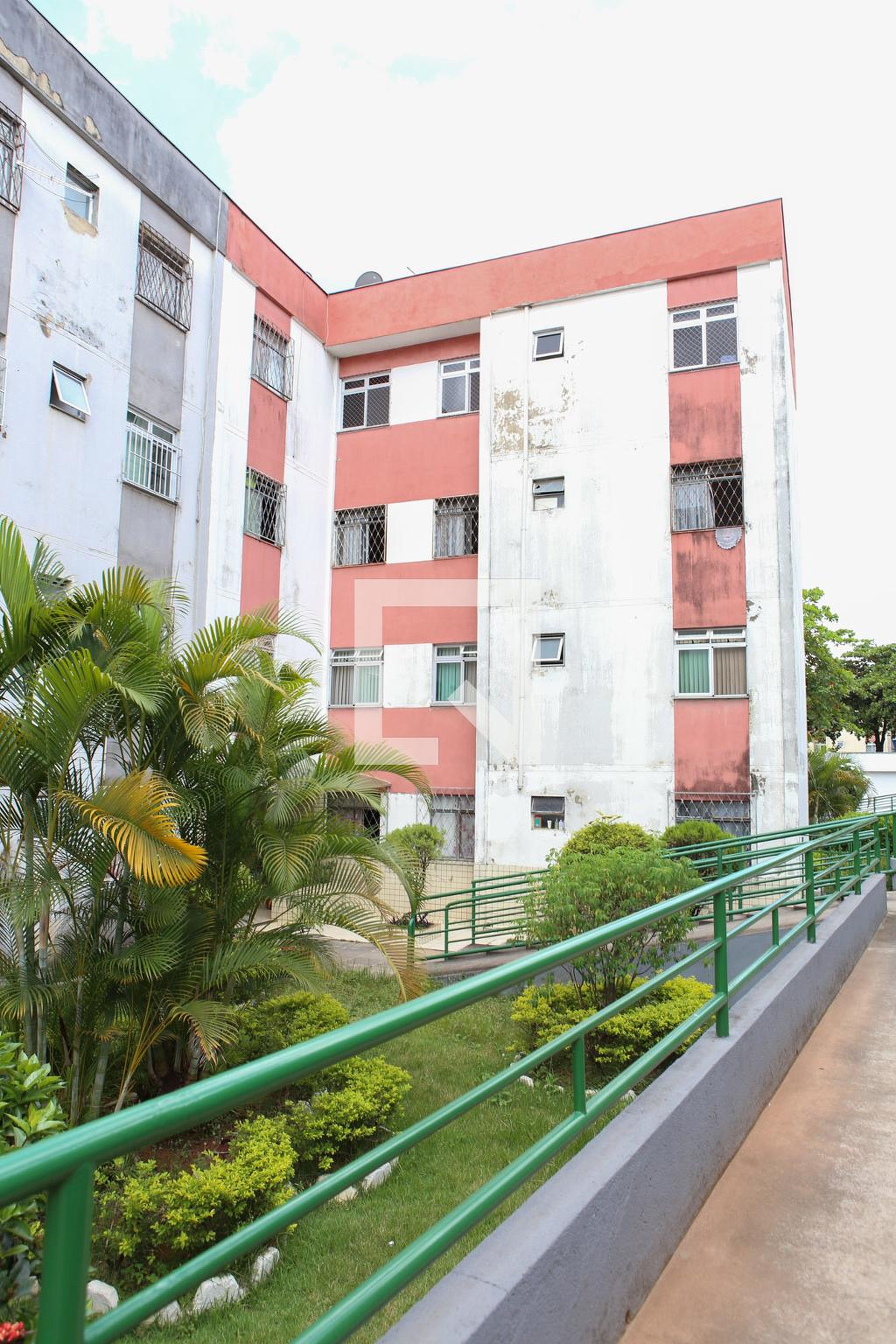 Fachada Condomínio em Rua Julita Nogueira Soares, 641