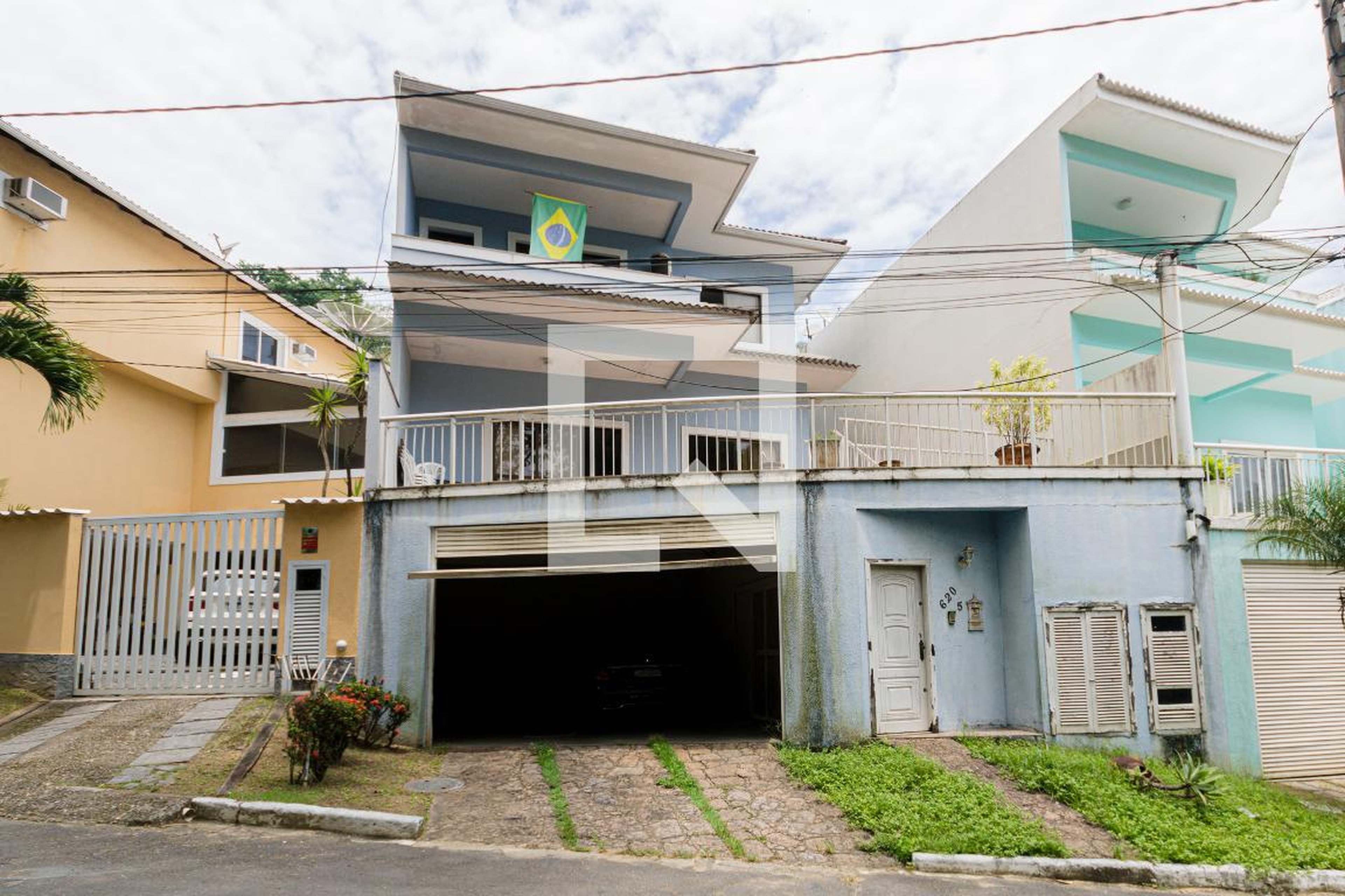 Fachada Condomínio em Rua Aroeira, 620
