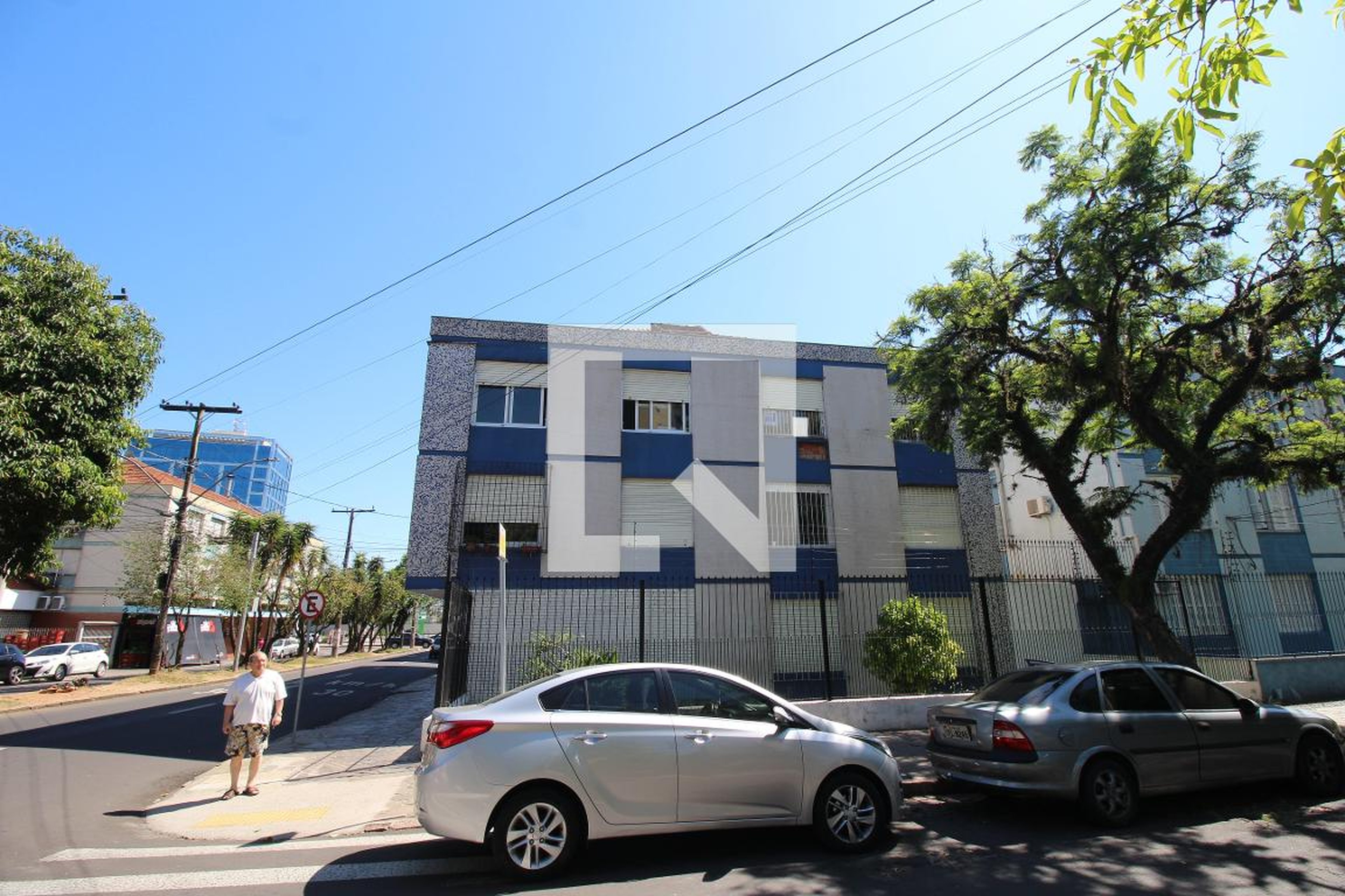 Fachada Condomínio em Avenida Benno Mentz, -40