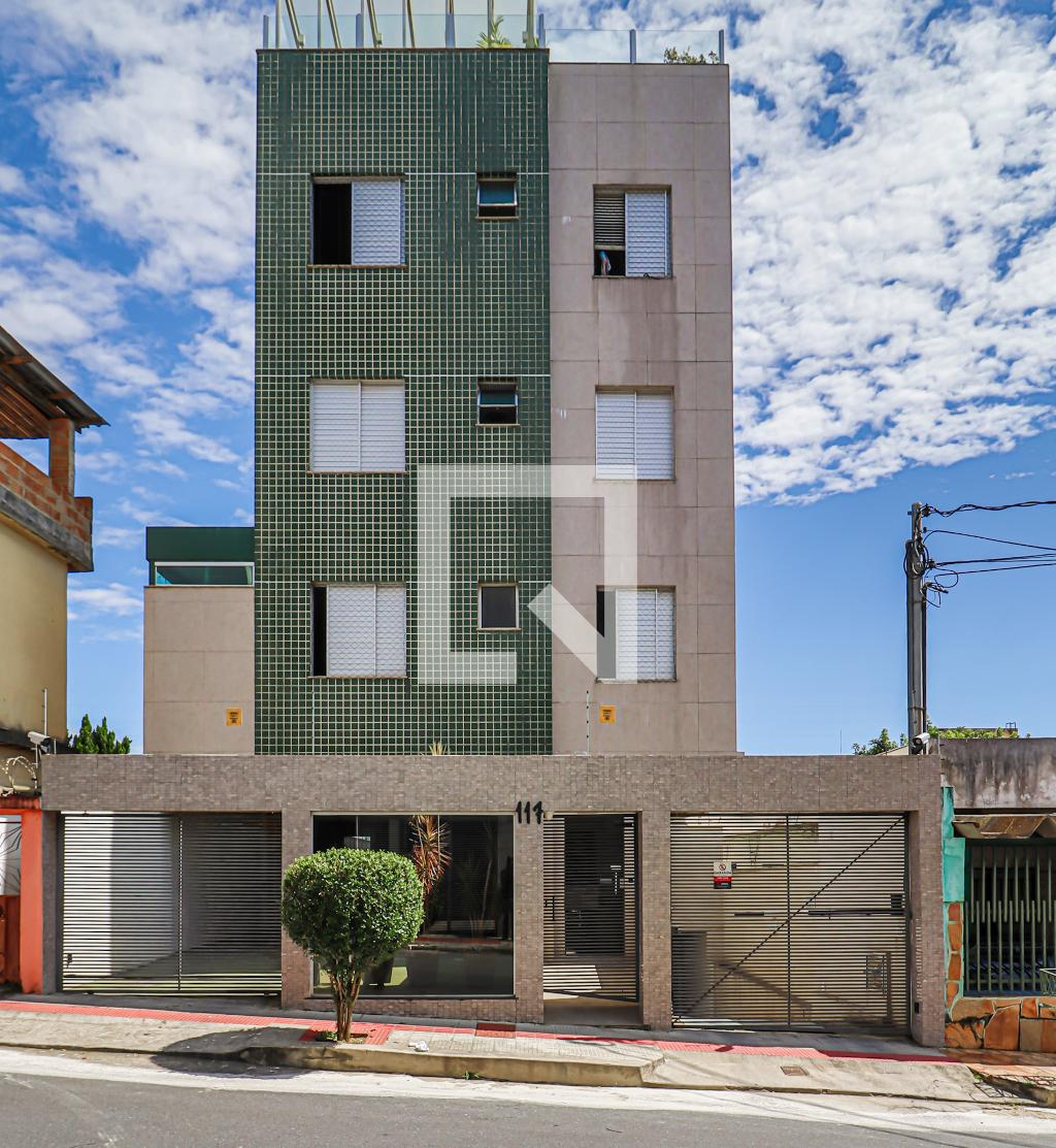 Fachada Condomínio em Rua Vicentina de Souza, 117