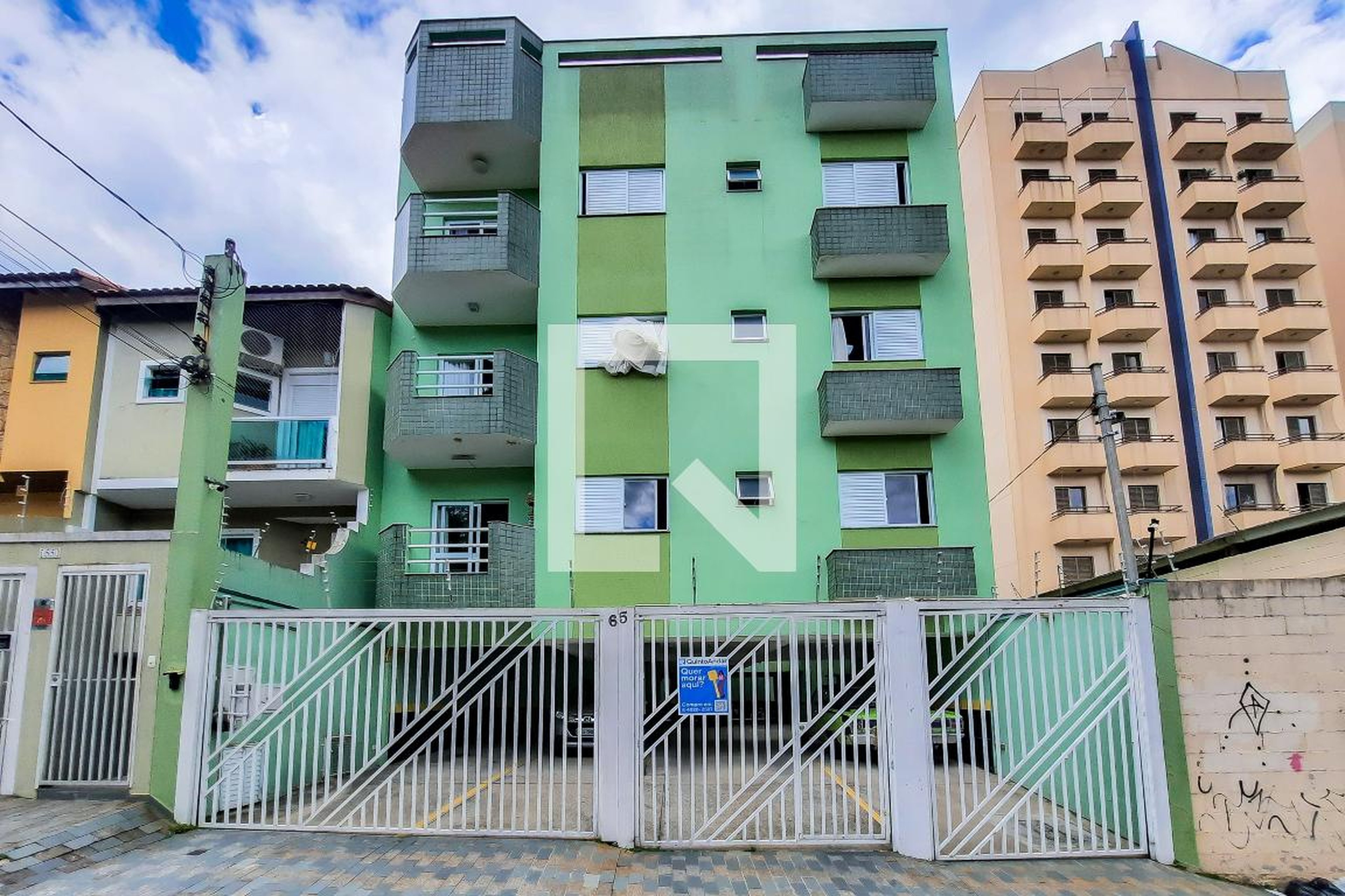 Fachada do Condomínio Edifício Monet II