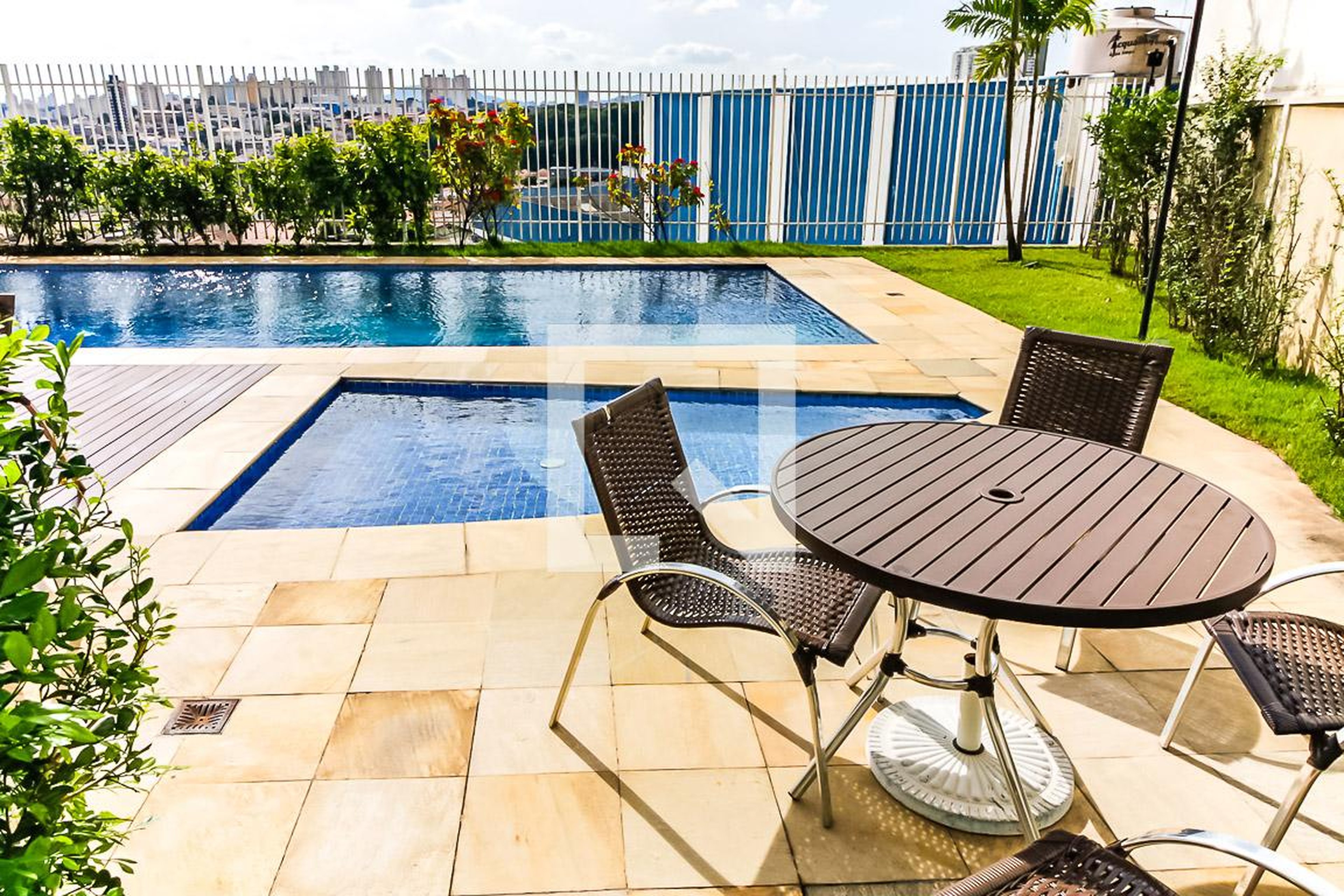 Área da Piscina - Actual Casa Verde