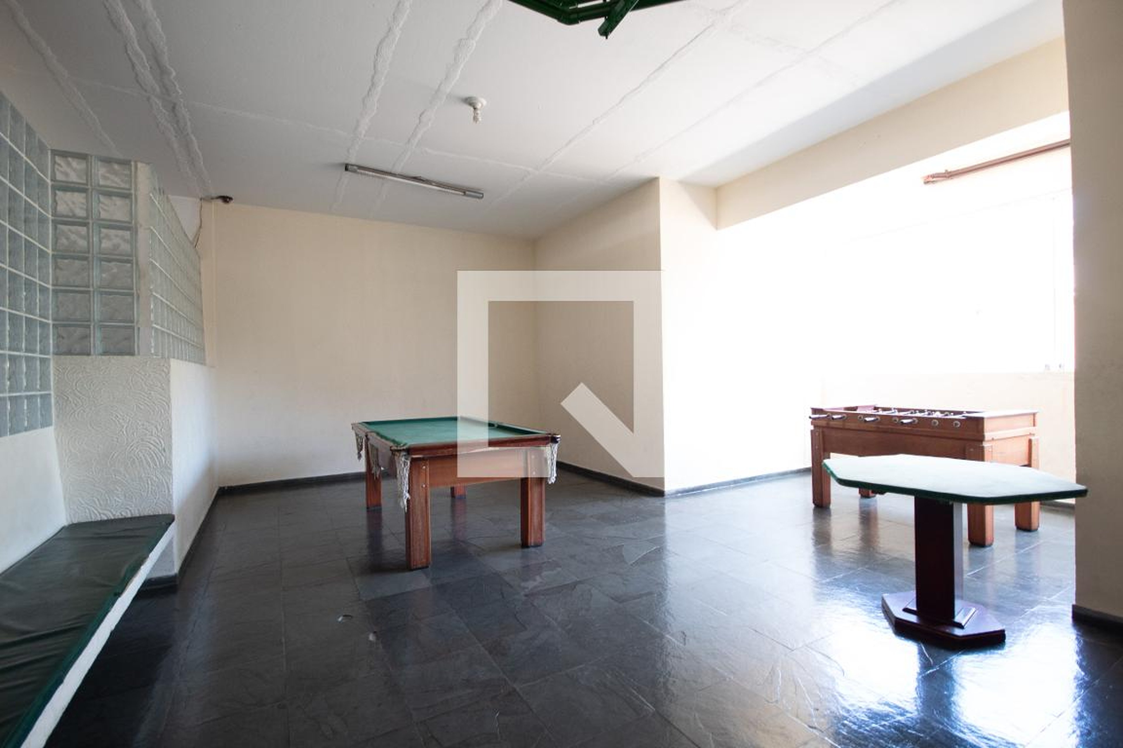 Salão de jogos - Metrópole