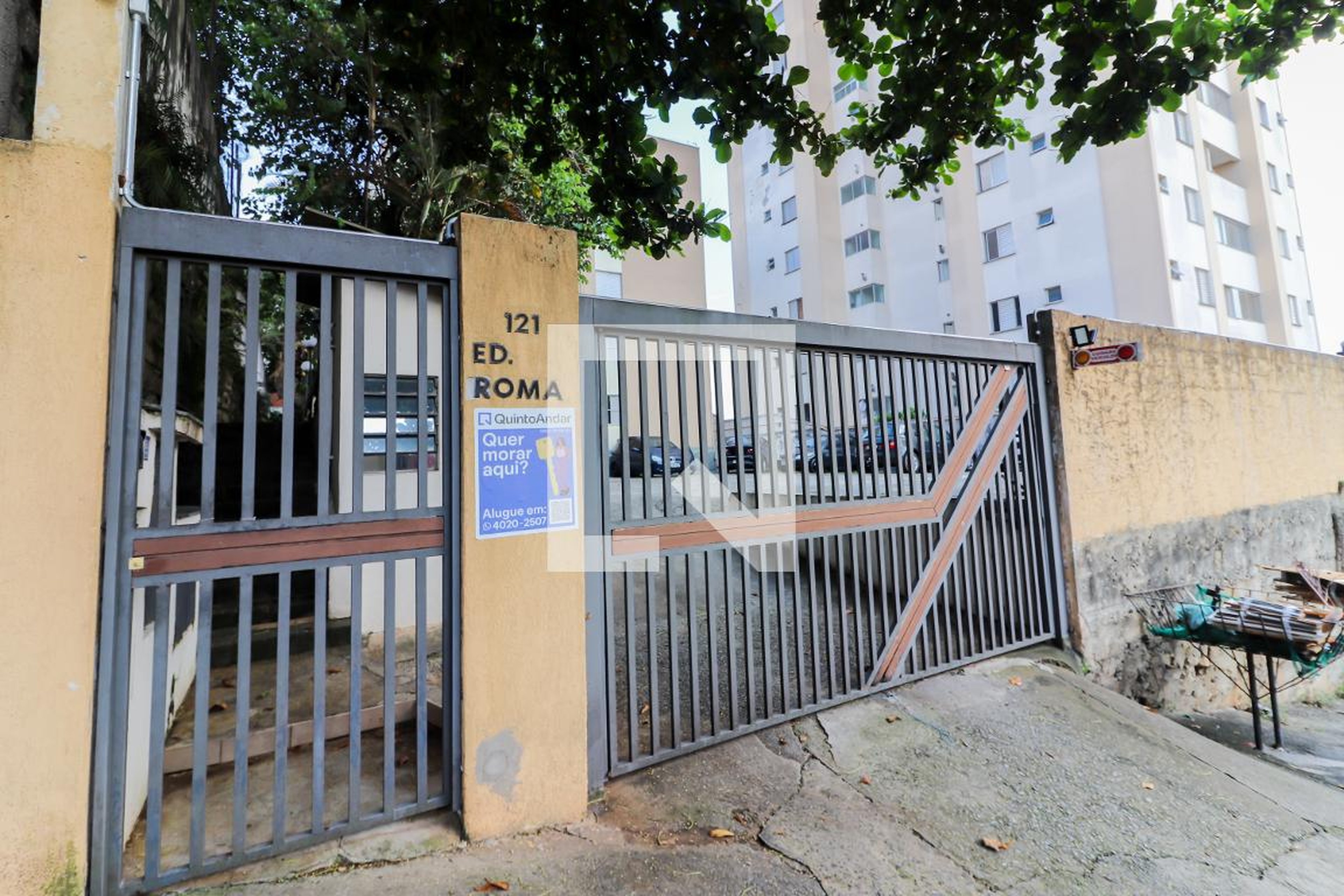 Fachada do Condomínio Condomínio Roma