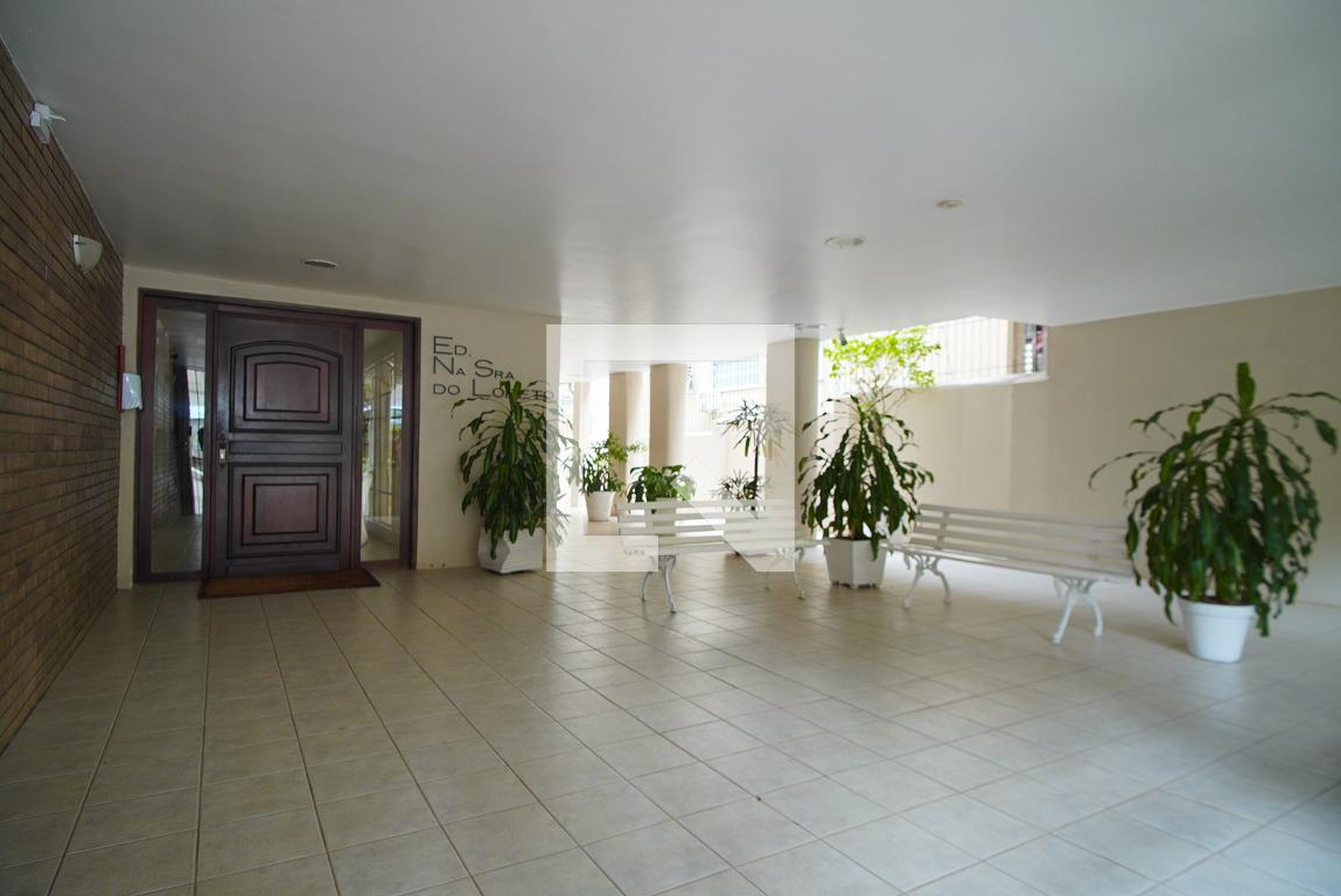 Hall de entrada Condomínio em Rua Castro Alves, 549