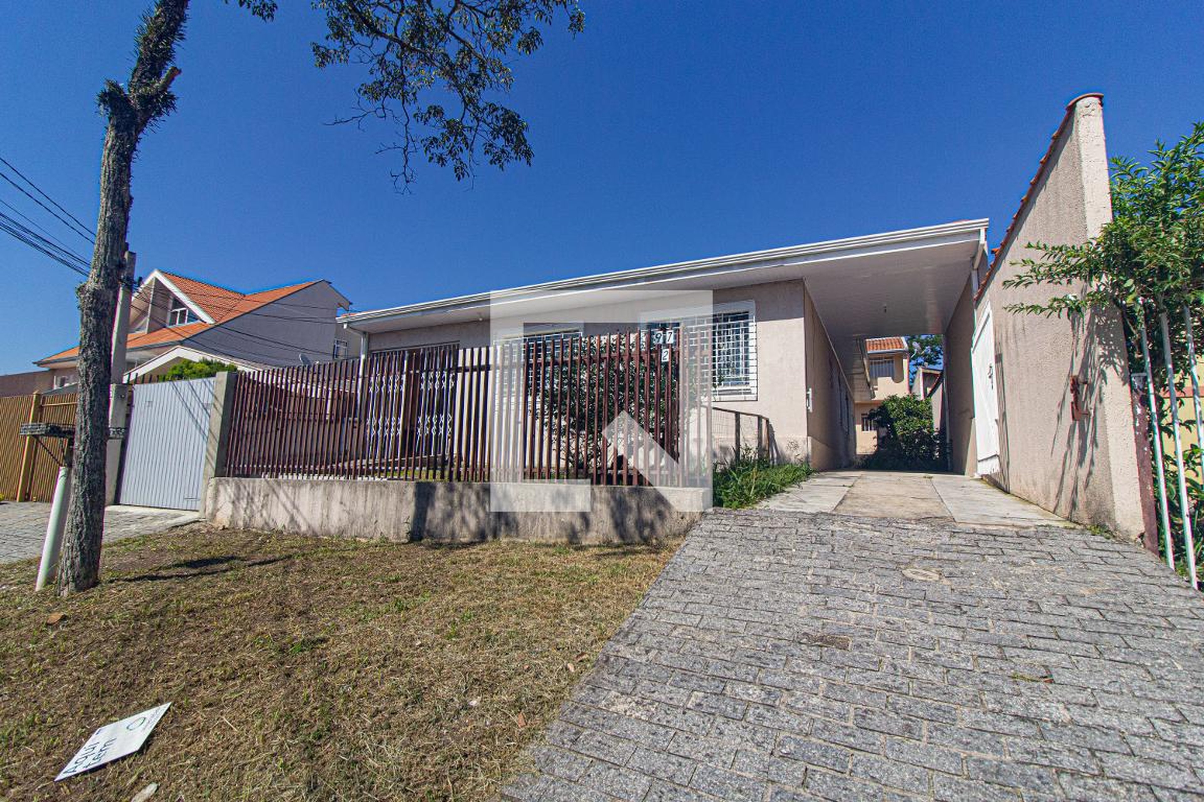 Fachada Condomínio em Rua Professor Lindolfo da Rocha Pombo, 97