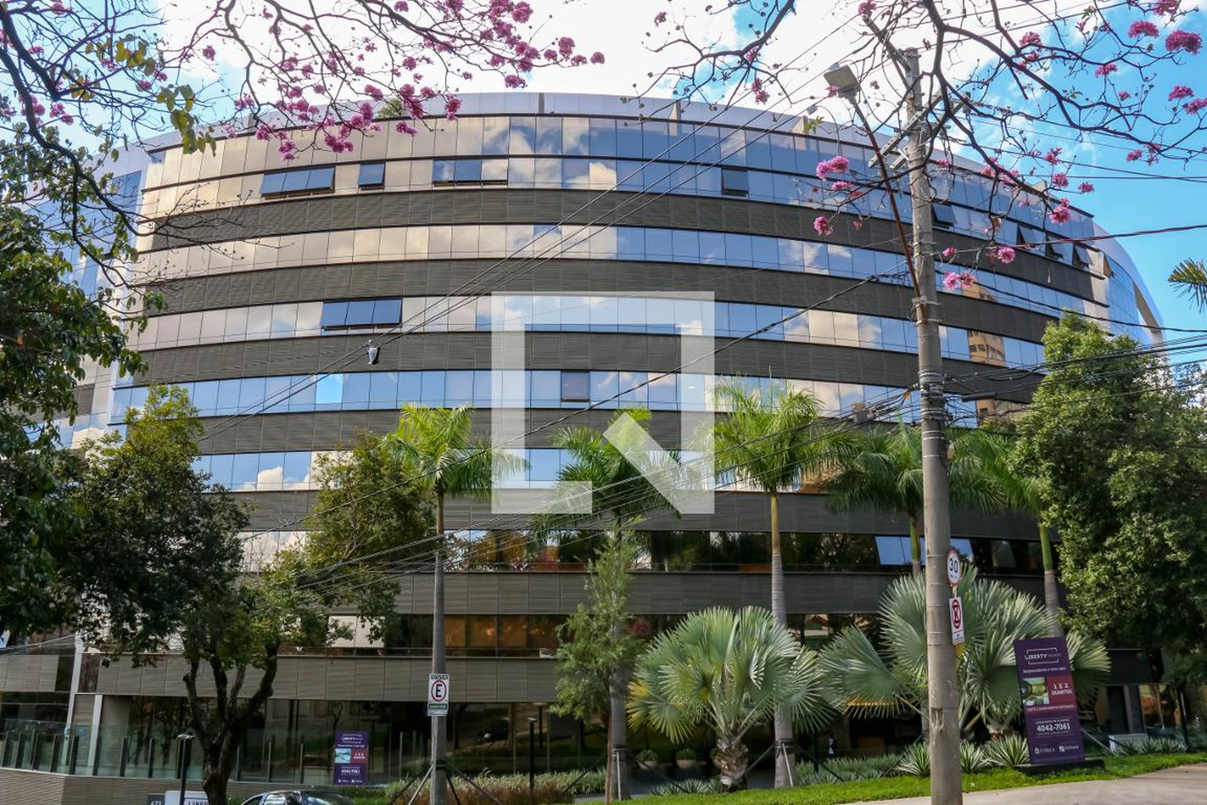 Fachada Condomínio em Rua Juíz de Fora, 663