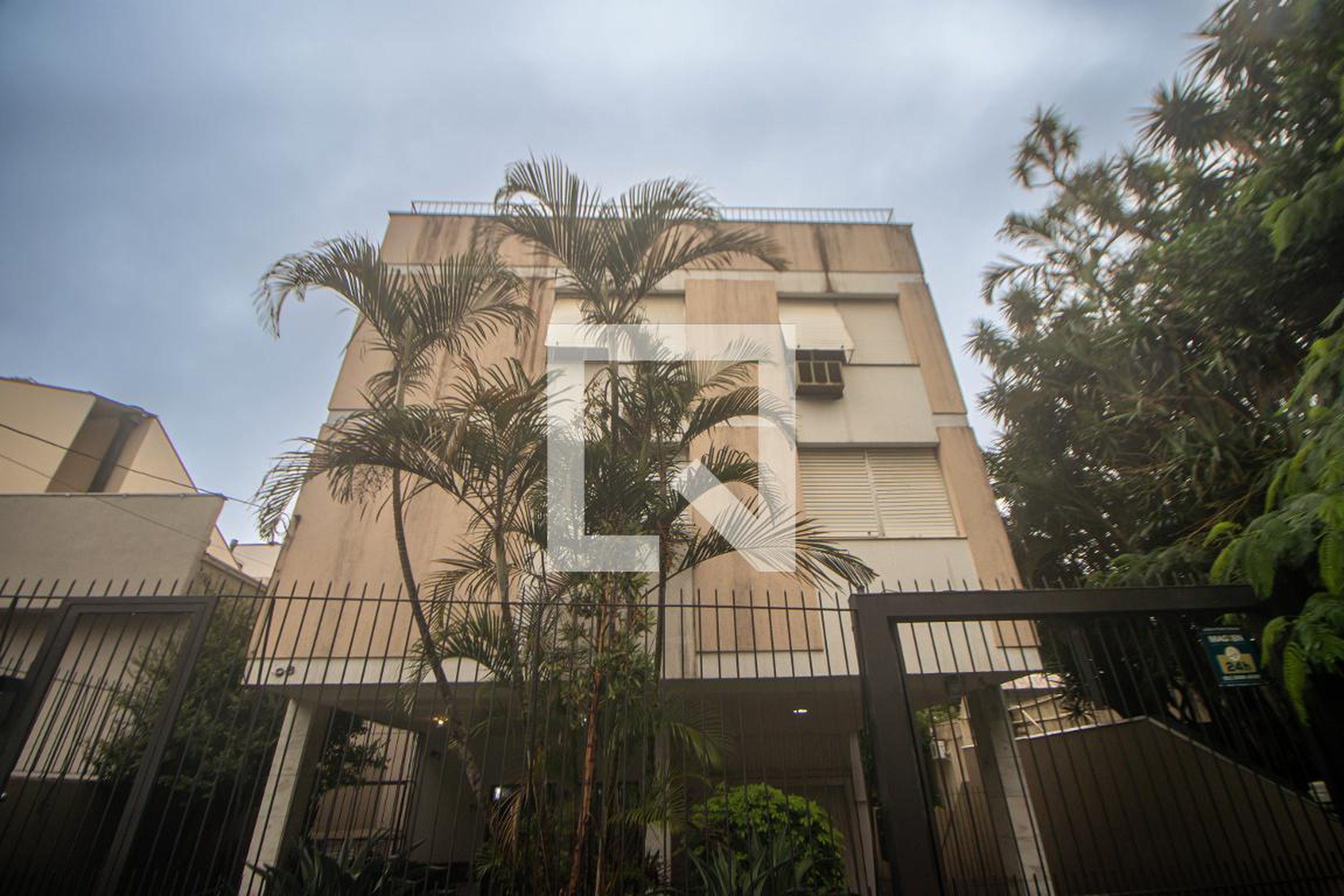 Fachada Condomínio em Avenida Encantado, 98