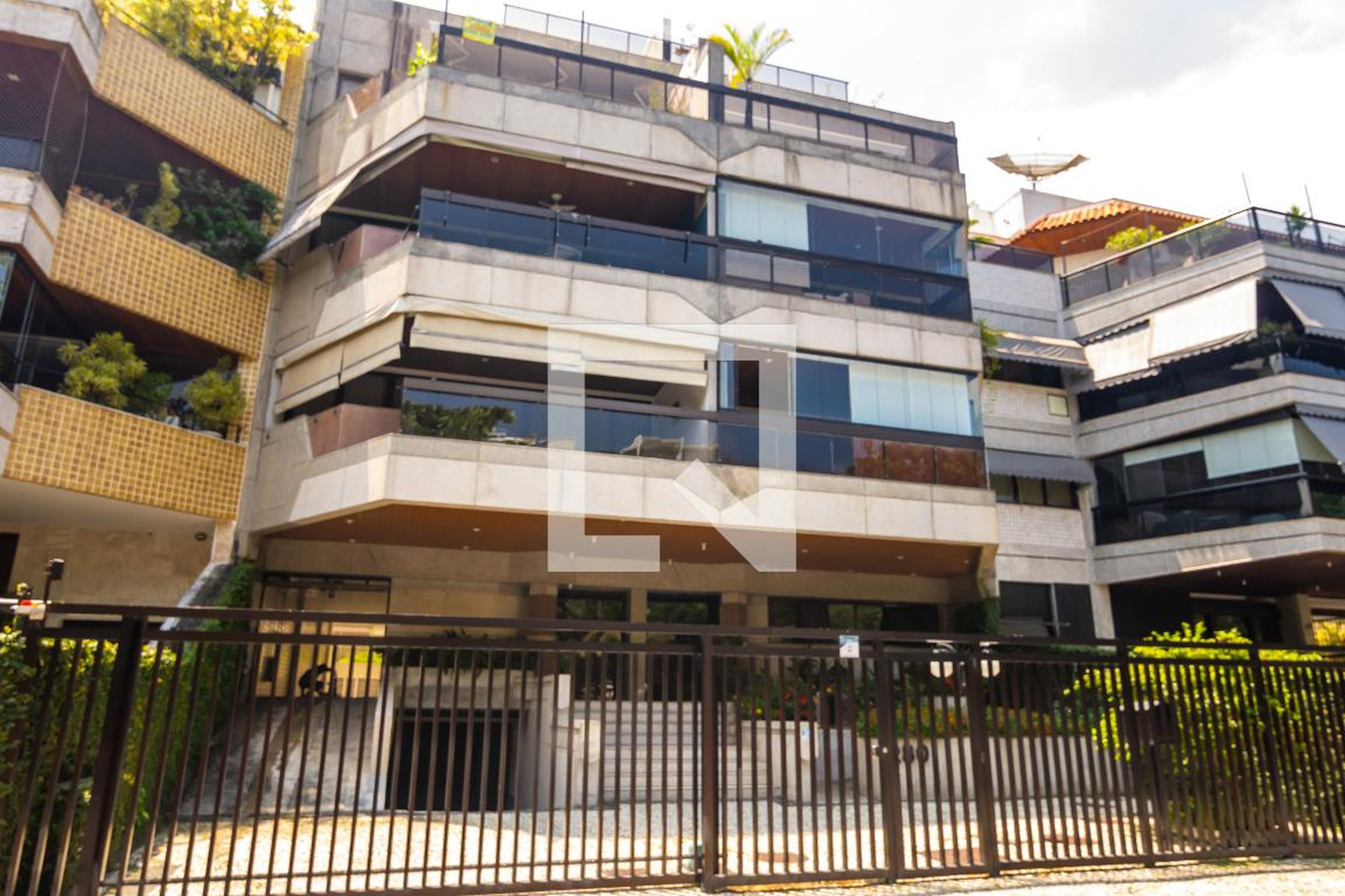 Fachada Condomínio em Avenida Afonso de Taunay, 280