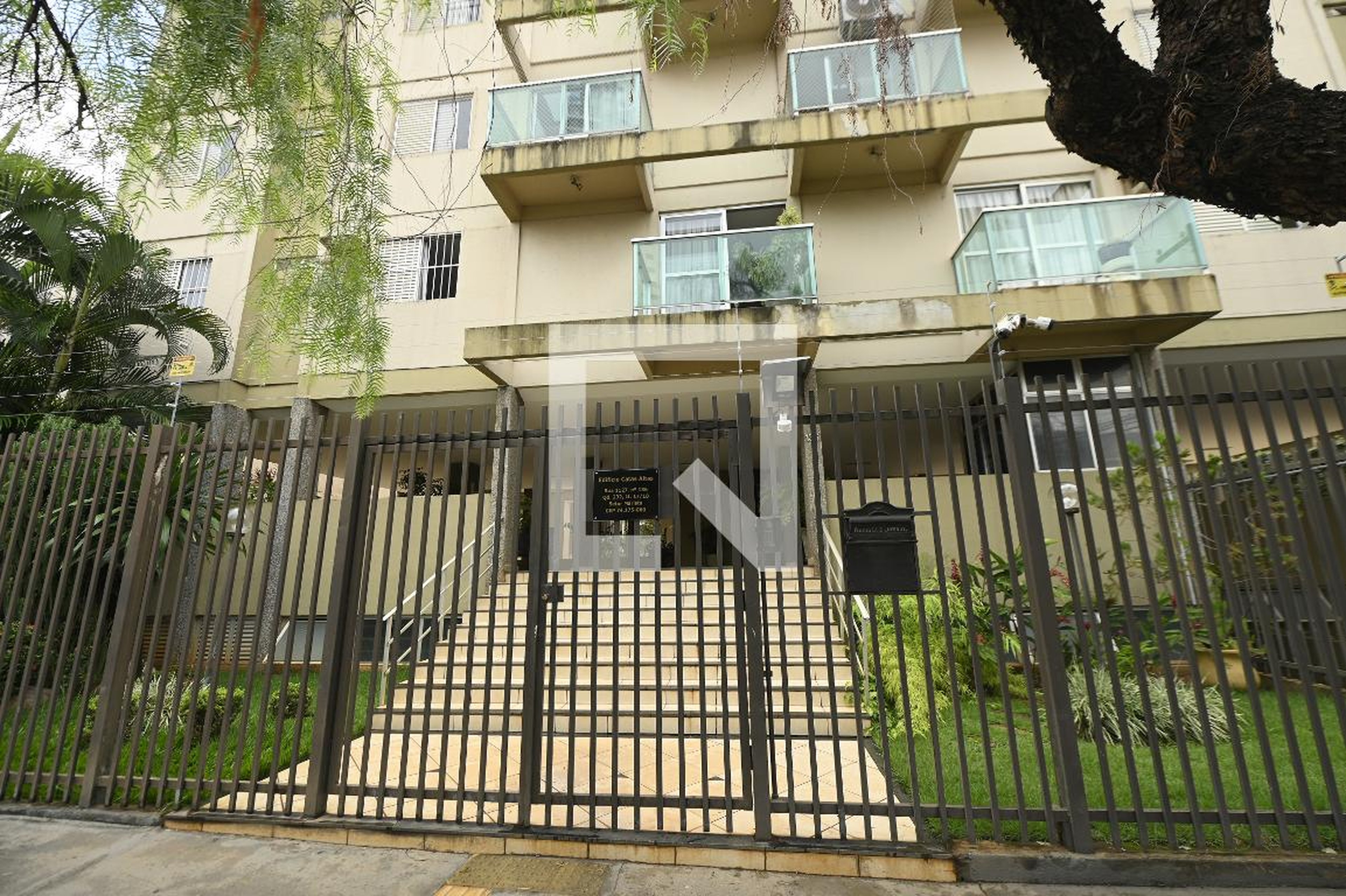 Fachada Condomínio em Rua 1127, 136