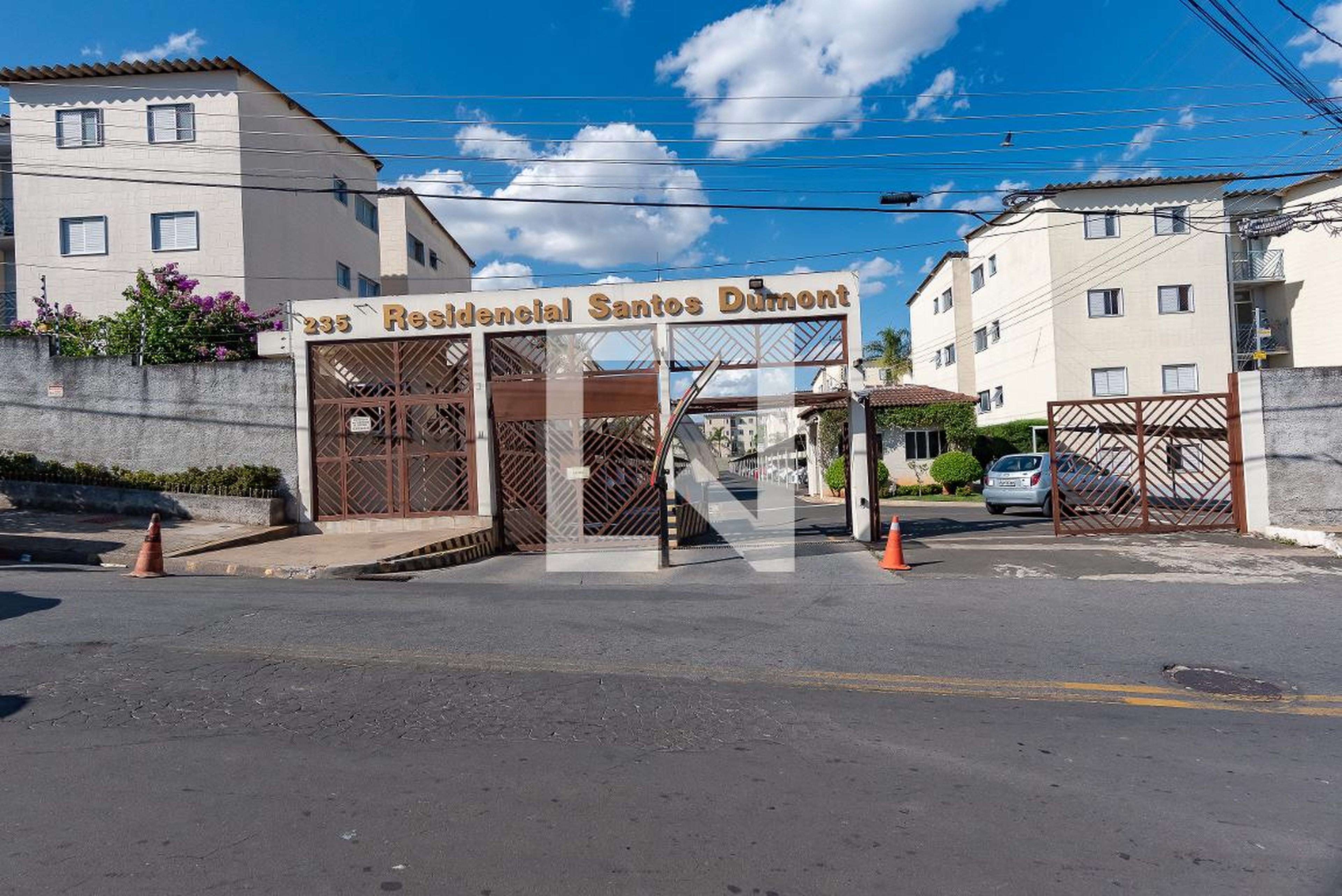 Fachada do Condomínio Condomínio Santos Dumont II